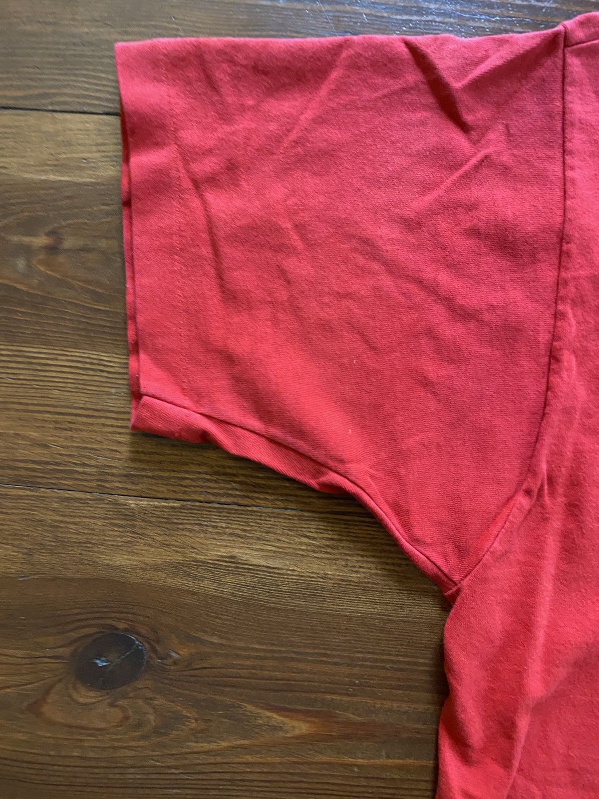 Vintage Vintage 90’s Niagara Falls Canada Single Stitch Red Tee Size US XL / EU 56 / 4 - 24 Thumbnail