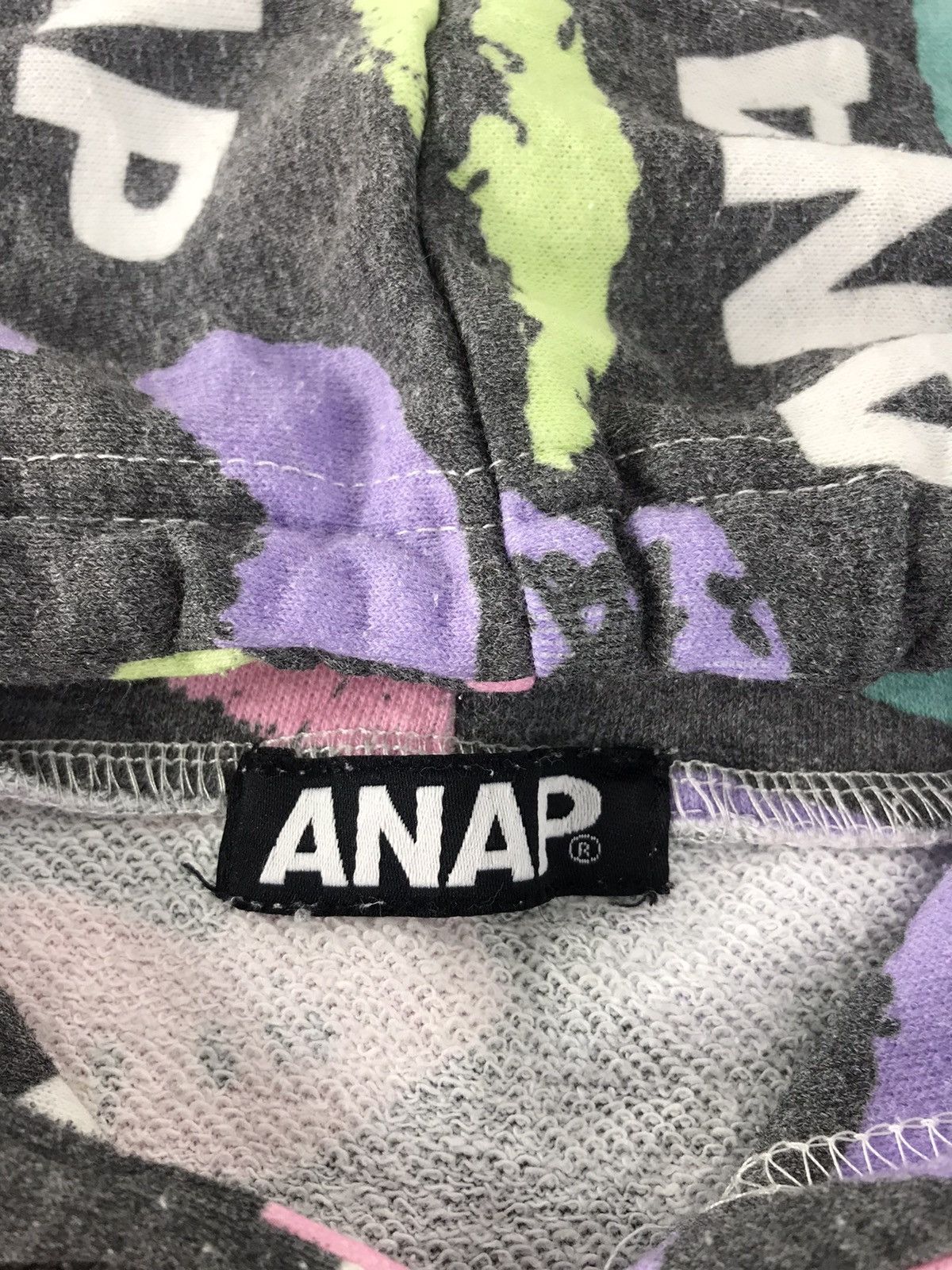 Japanese Brand × Vintage Anap All Over Lips Logo Pull Over Hoodies Fashion Size US L / EU 52-54 / 3 - 4 Thumbnail