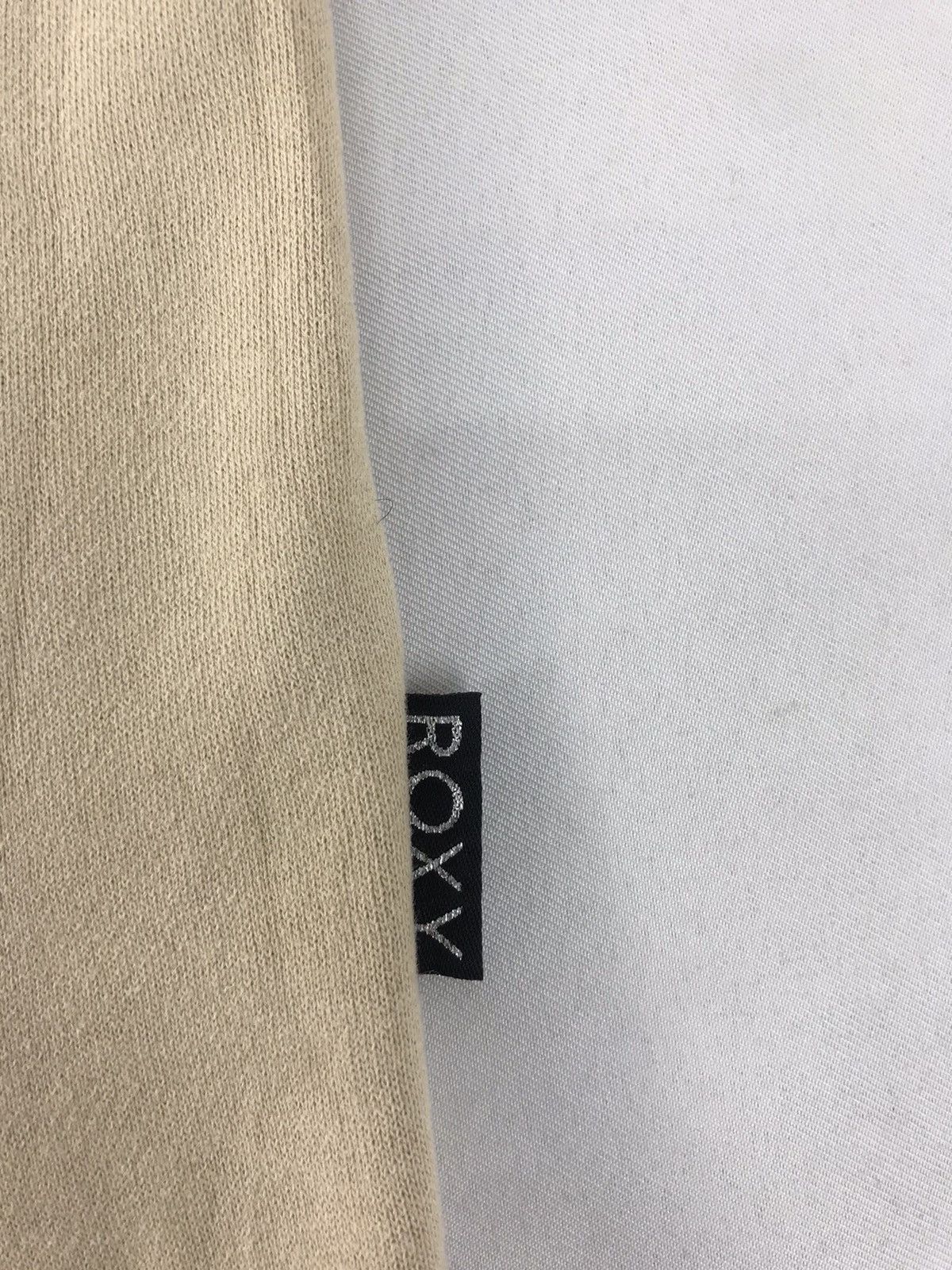 Japanese Brand Roxy Box Logo Pull Over Hoodies Fashion Inspired Designer Size US L / EU 52-54 / 3 - 8 Thumbnail