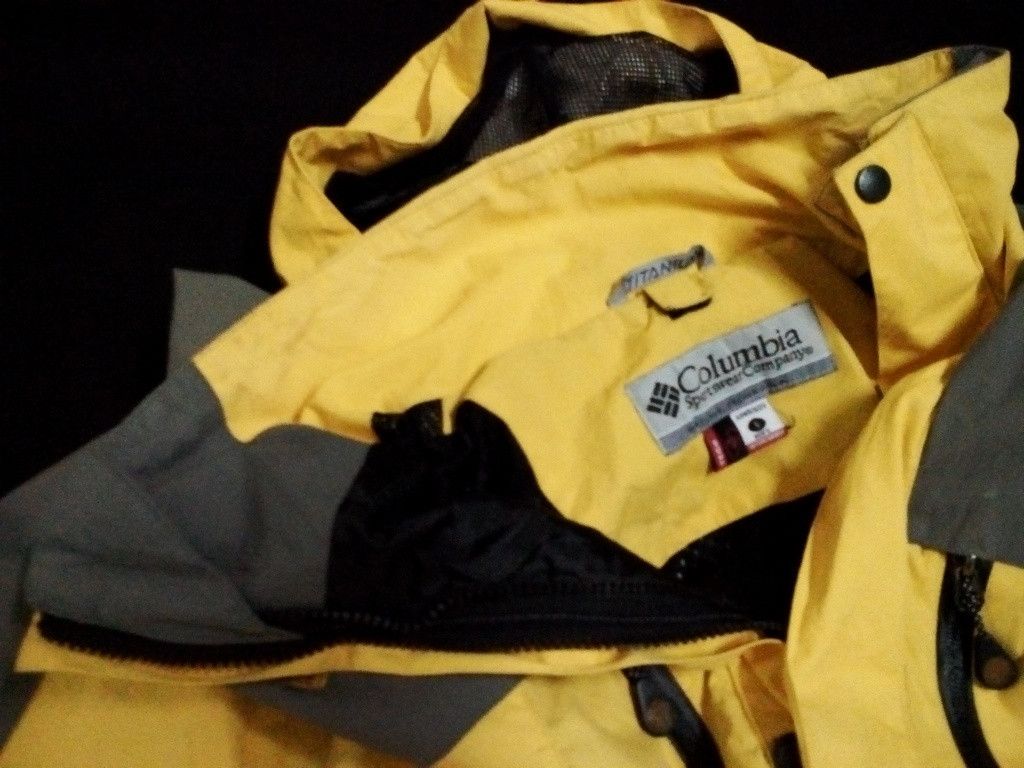 Columbia Vintage COLUMBIA TITANIUM OMNI TECH WINTER WATERPROOF Size US L / EU 52-54 / 3 - 4 Thumbnail