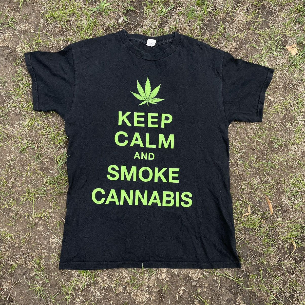 Vintage Vintage 90s Graphic Tee Keep Calm Smoke Cannabis Streetwear Size US L / EU 52-54 / 3 - 1 Thumbnail
