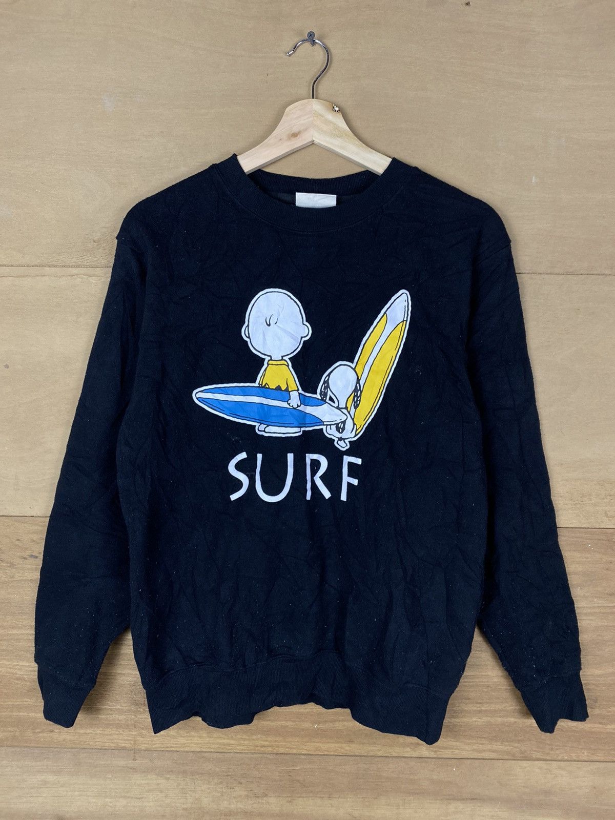 image of Cartoon Network x Peanuts Steal Vintage 90's Charlie & Snoopy Surf Sweatshirt in Black (Size Medium