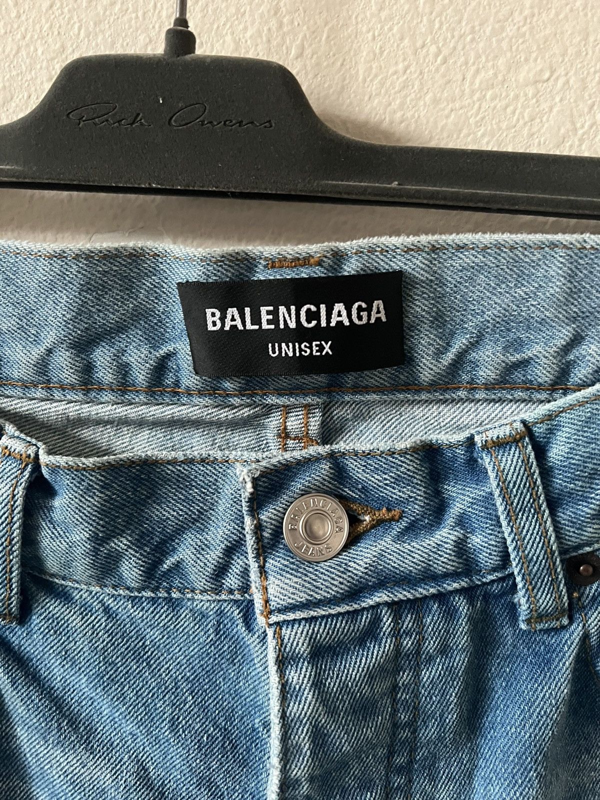 Balenciaga Balenciaga Distressed Blue Jeans Size US 30 / EU 46 - 11 Thumbnail