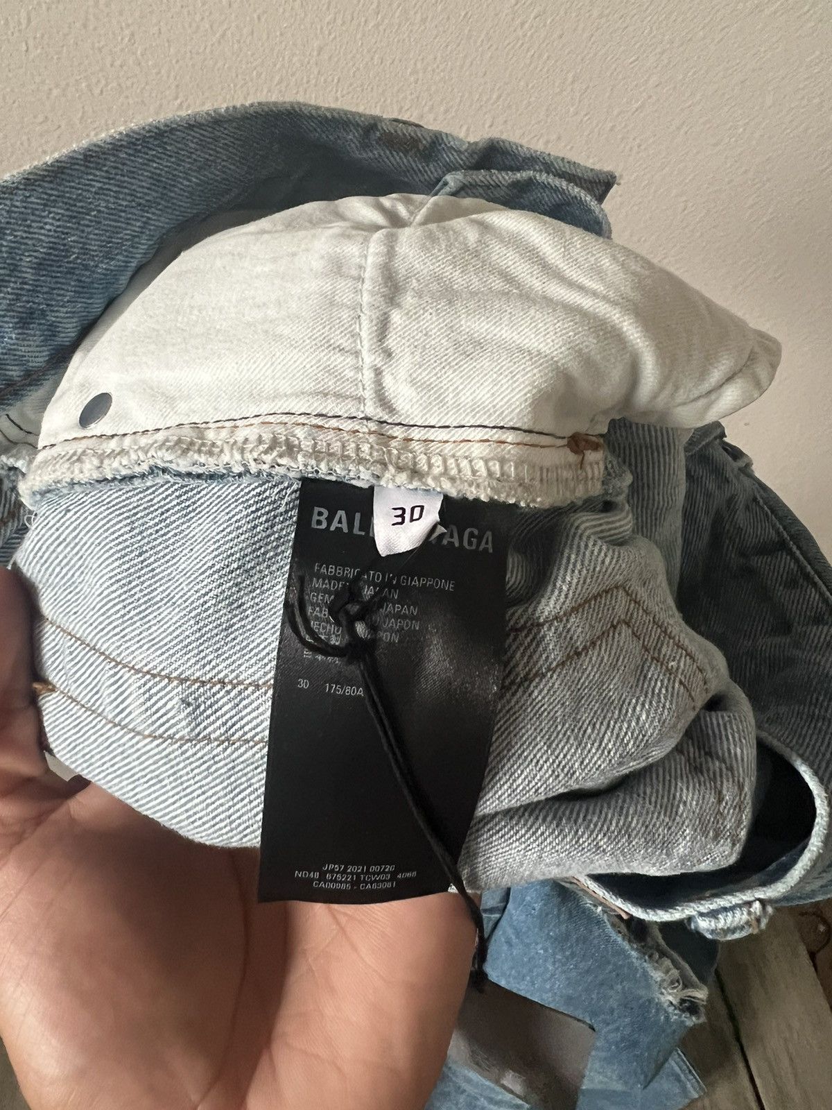 Balenciaga Balenciaga Distressed Blue Jeans Size US 30 / EU 46 - 13 Thumbnail