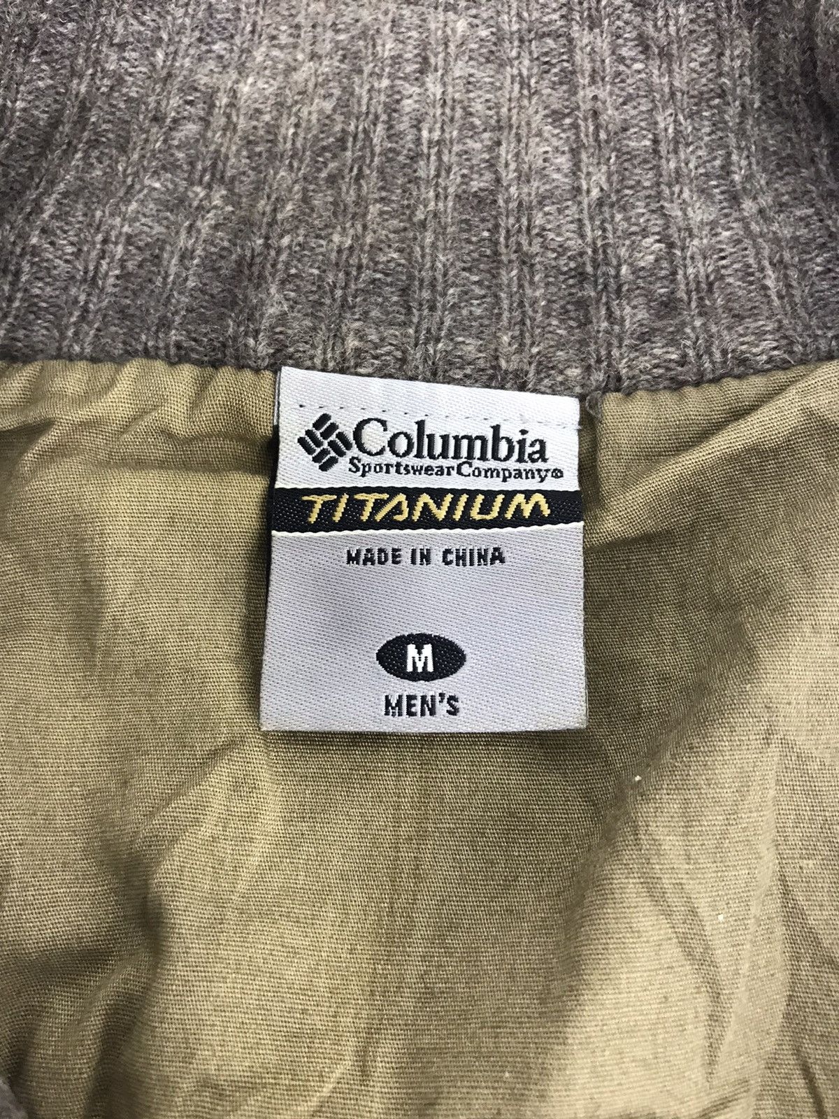 Columbia Vintage Columbia Titanium Sweatshirt Jacket Hiking Size US M / EU 48-50 / 2 - 4 Thumbnail