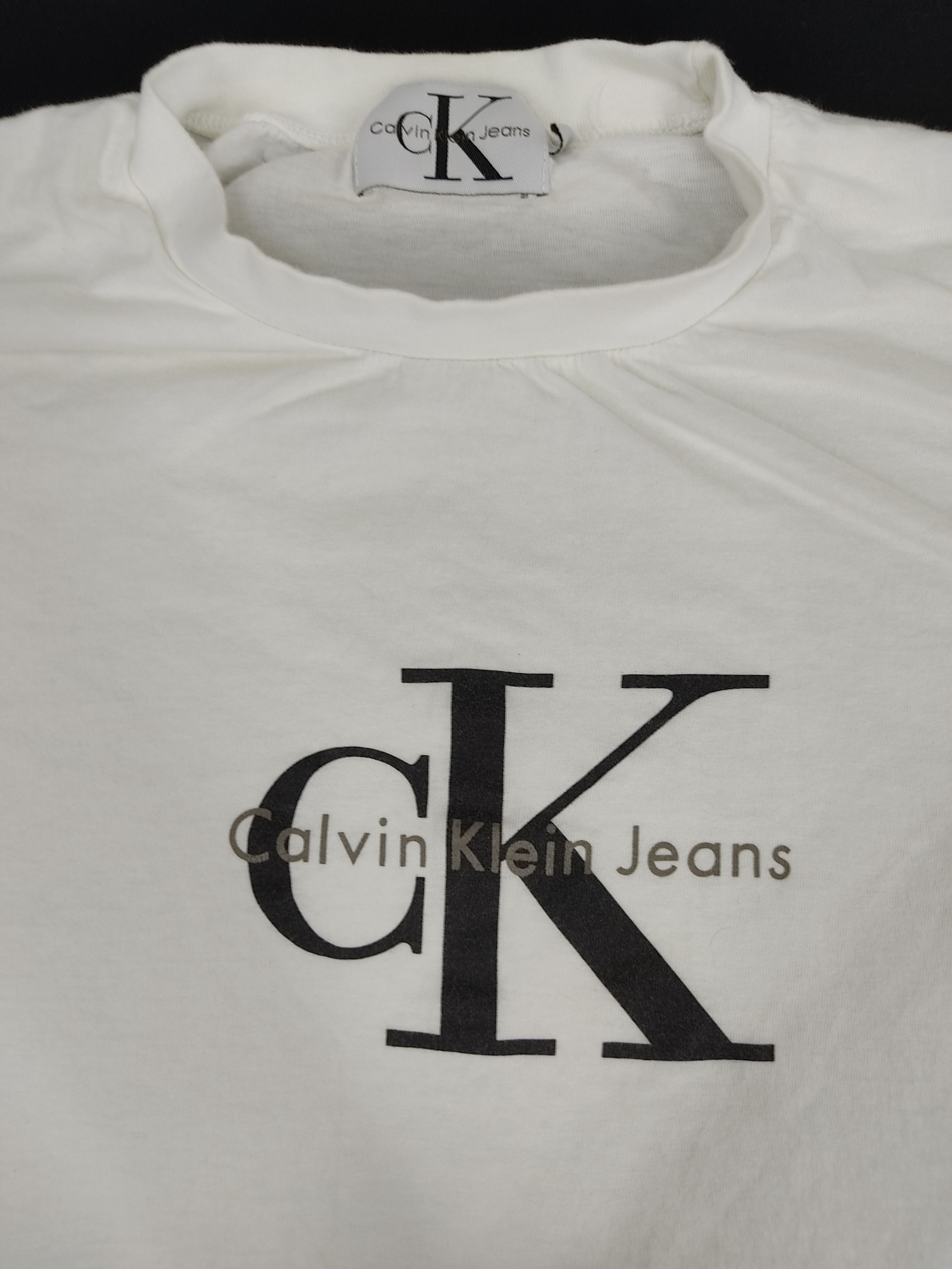 Calvin Klein Calvin Klein Jeans Big Logo Spell Out Nice Design Tee Size M / US 6-8 / IT 42-44 - 2 Thumbnail