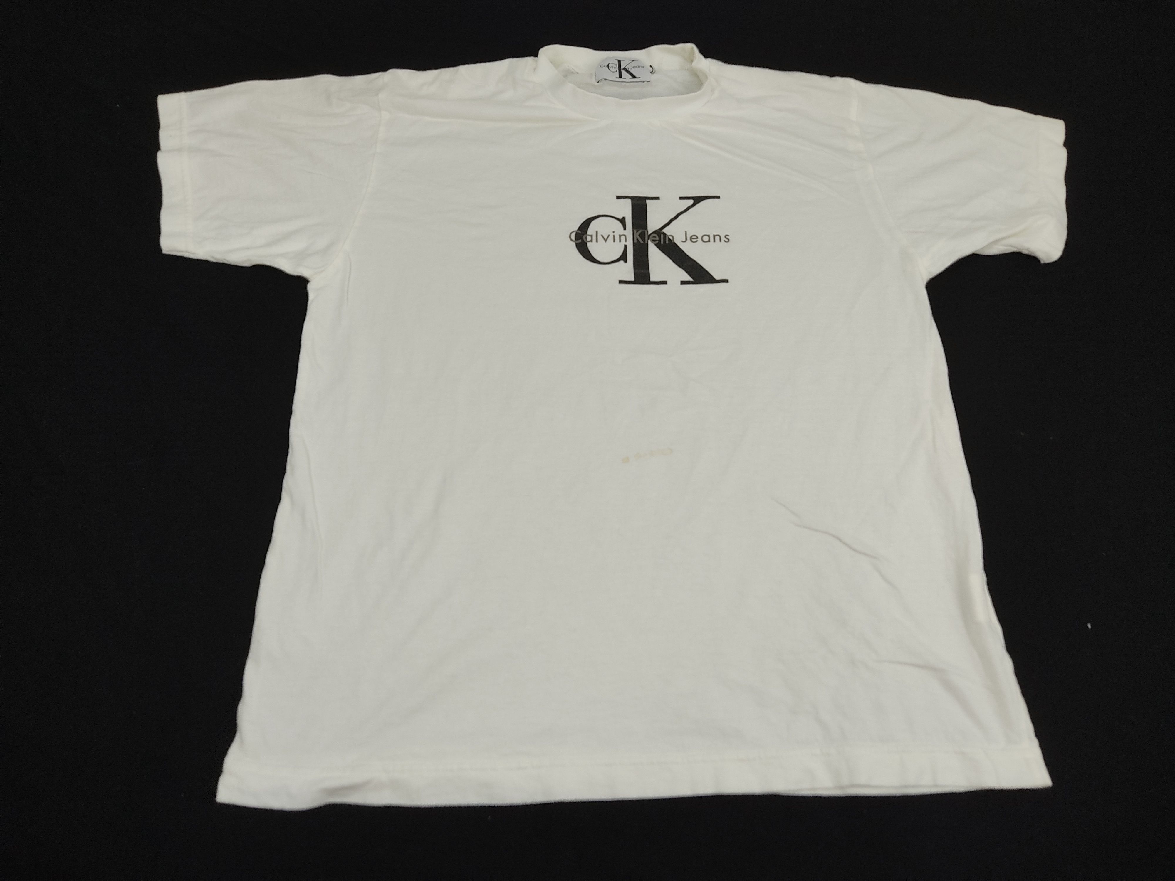 Calvin Klein Calvin Klein Jeans Big Logo Spell Out Nice Design Tee Size M / US 6-8 / IT 42-44 - 1 Thumbnail