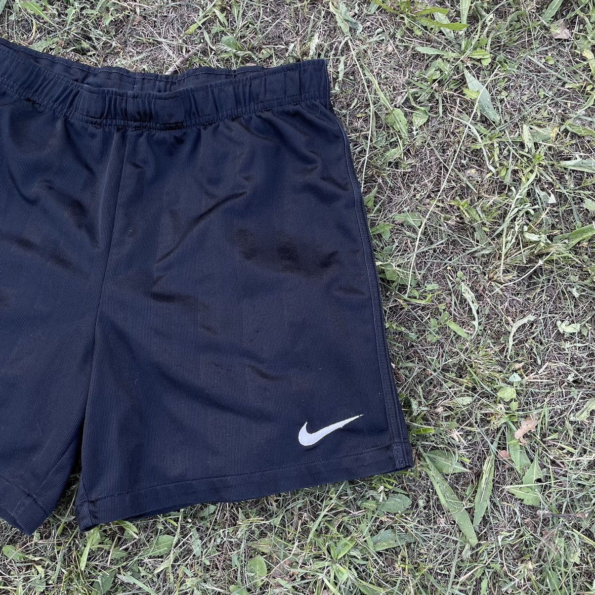 Nike Vintage 90s Nike Swoosh Logo Shorts Streetwear Size US 30 / EU 46 - 2 Thumbnail