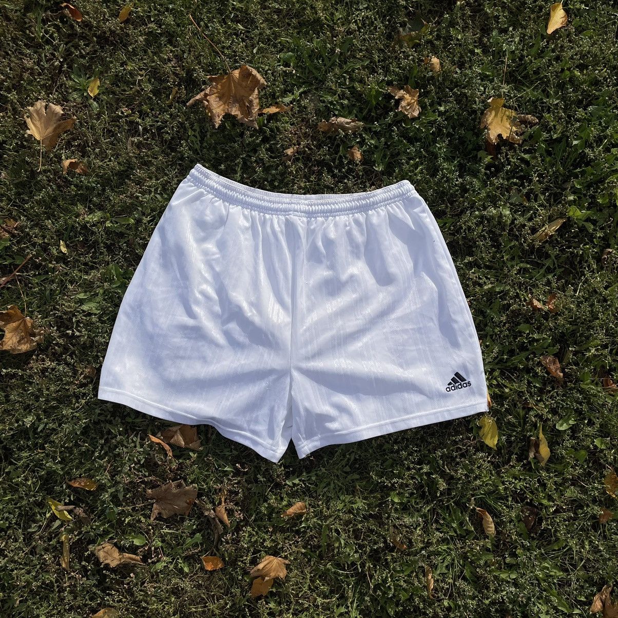 Vintage Vintage 90s Adidas Striped Shorts Baggy Fit White Drip 34 Size US 34 / EU 50 - 1 Thumbnail