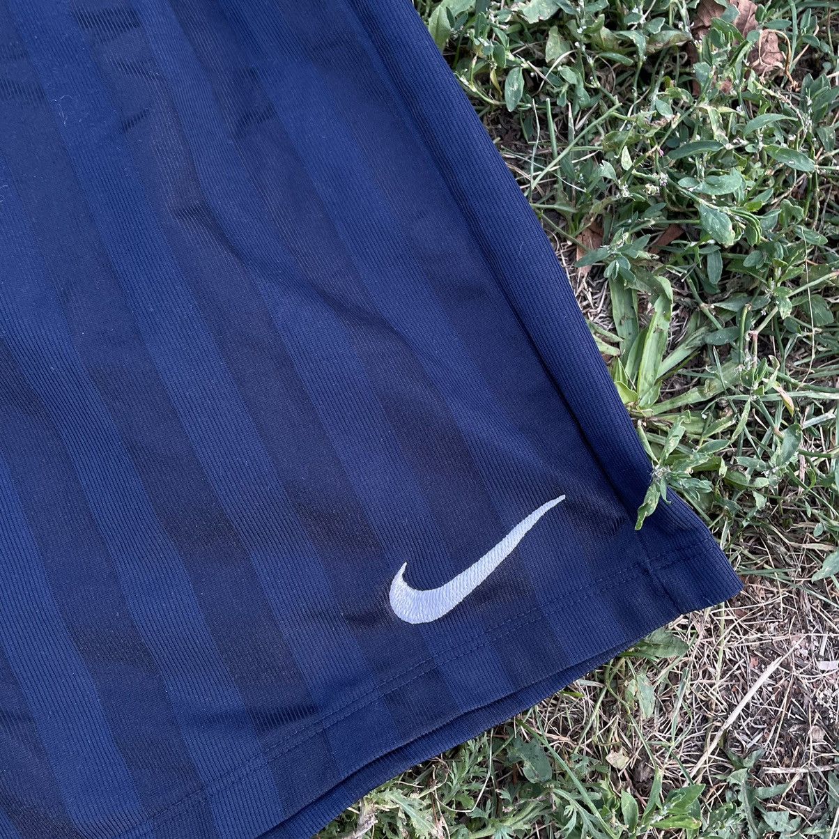 Vintage Vintage 90s Nike Swoosh Nylon Shorts Baggy Streetwear 32 Size US 32 / EU 48 - 4 Thumbnail