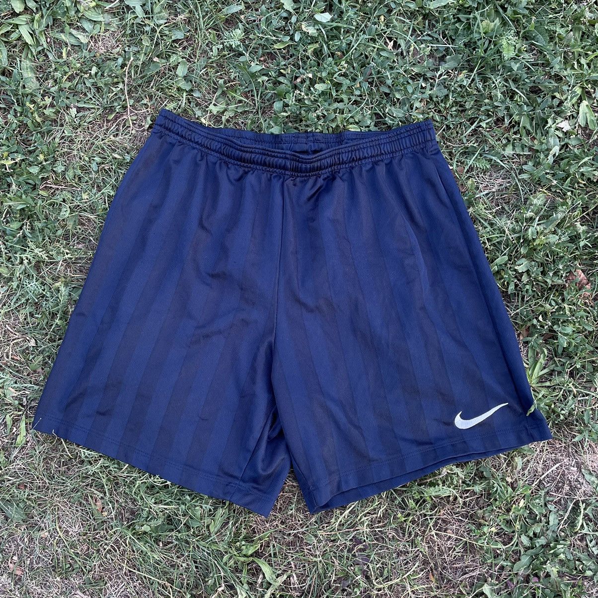 Vintage Vintage 90s Nike Swoosh Nylon Shorts Baggy Streetwear 32 Size US 32 / EU 48 - 1 Thumbnail