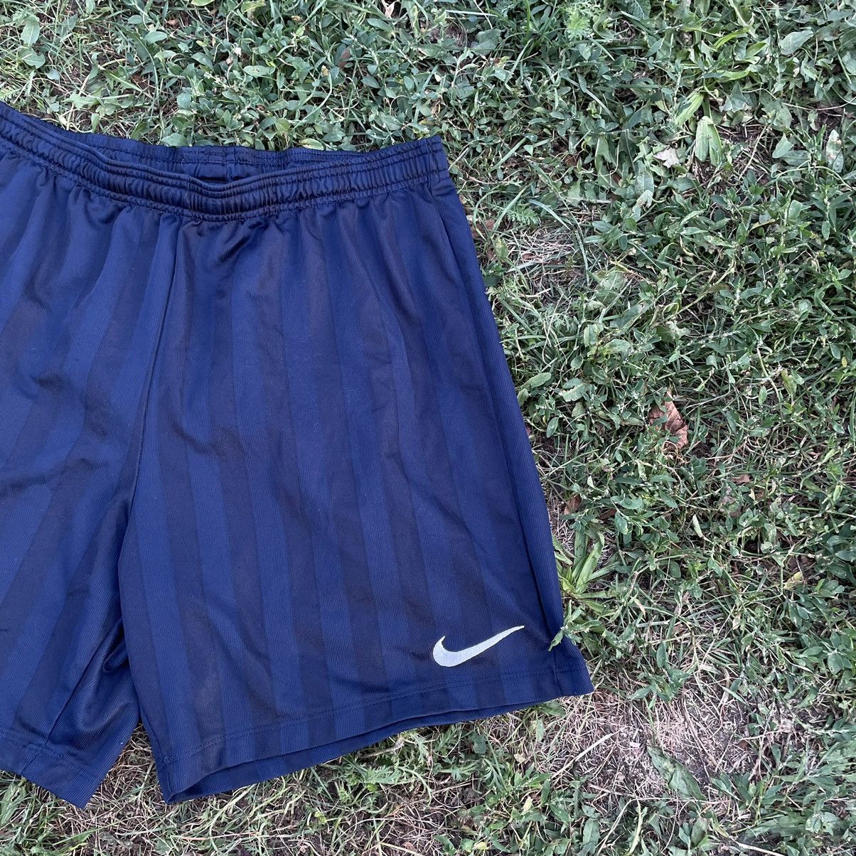 Vintage Vintage 90s Nike Swoosh Nylon Shorts Baggy Streetwear 32 Size US 32 / EU 48 - 2 Thumbnail