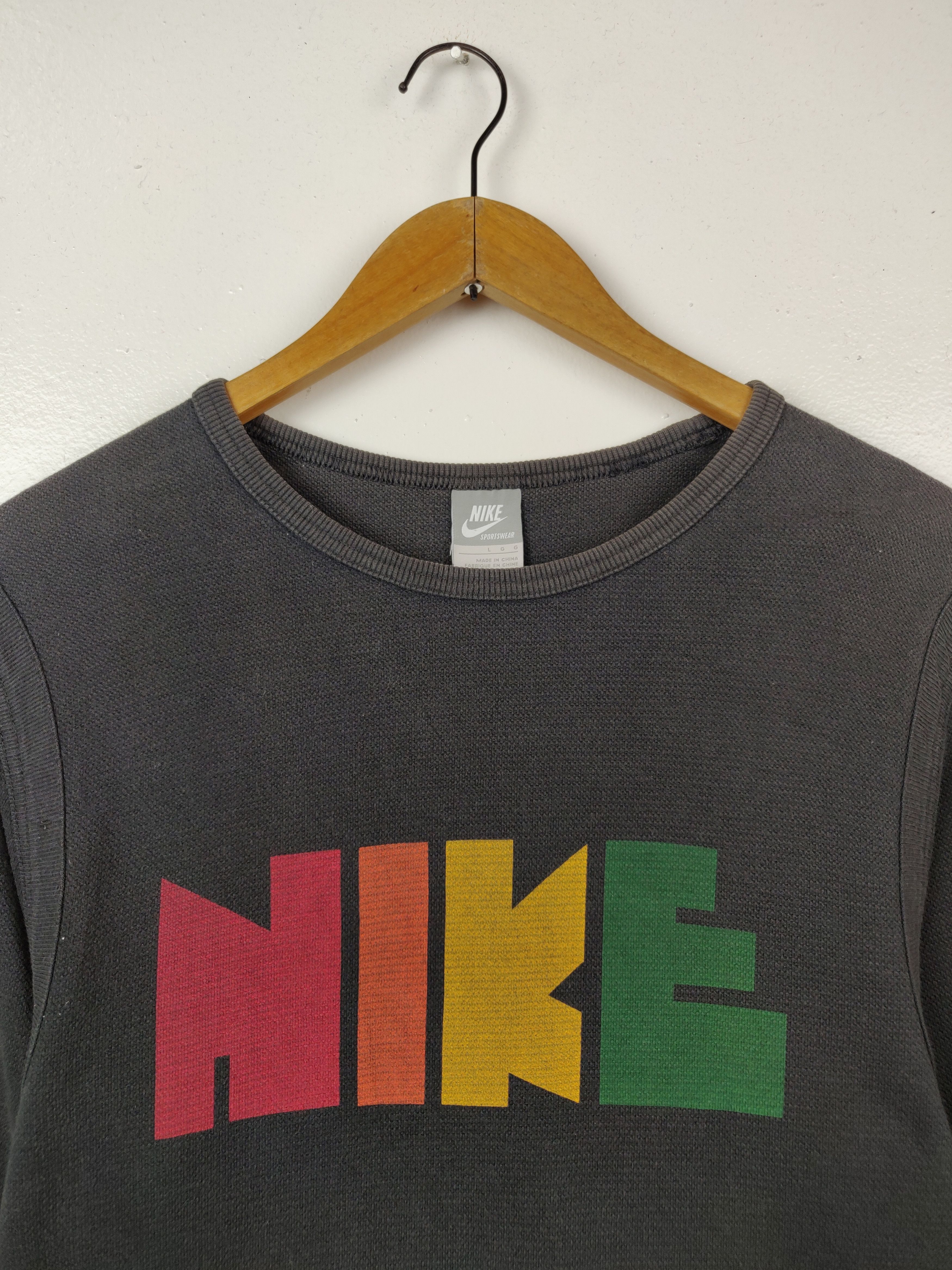 Nike Nike Rainbow Big Spellout Sweater Sweatshirt Pullover Size US L / EU 52-54 / 3 - 3 Thumbnail