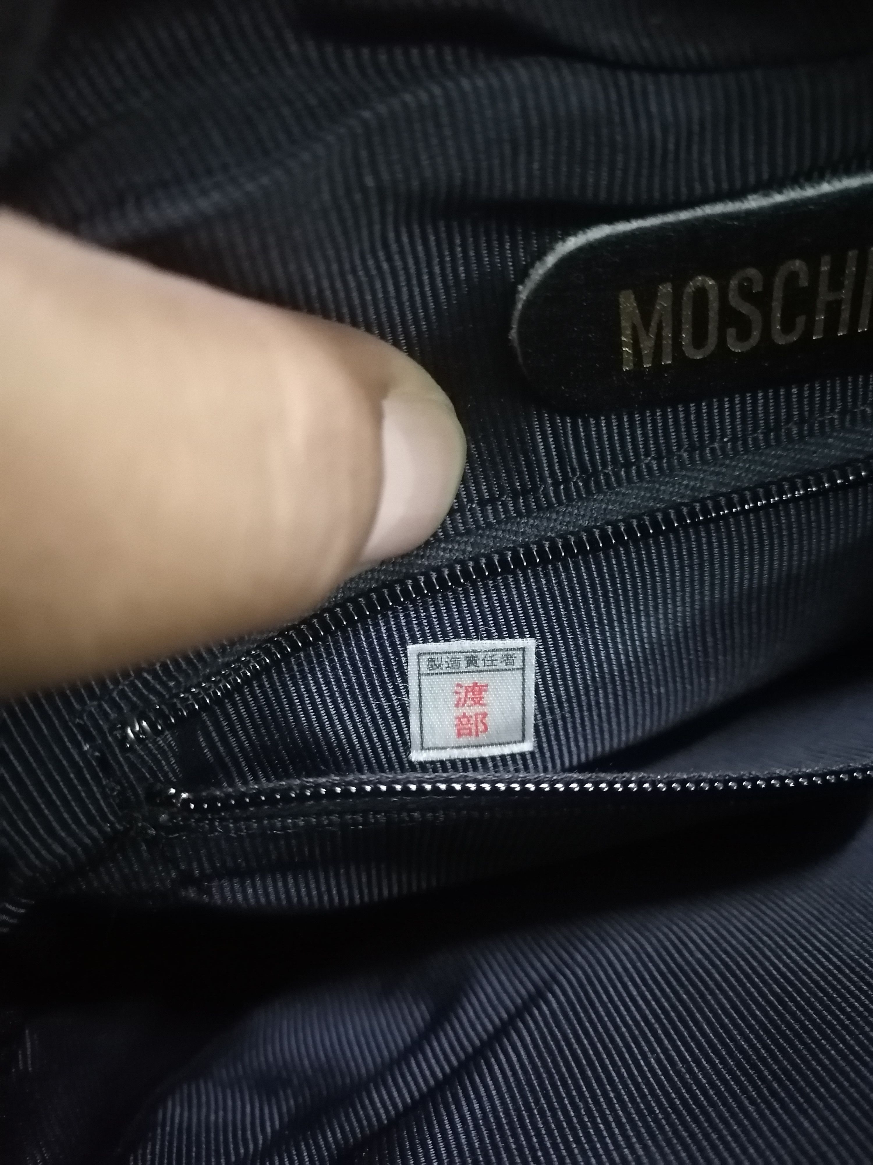 Moschino Vintage Moschino Love❤️ M Printed Leather Sling Bag Size ONE SIZE - 10 Thumbnail