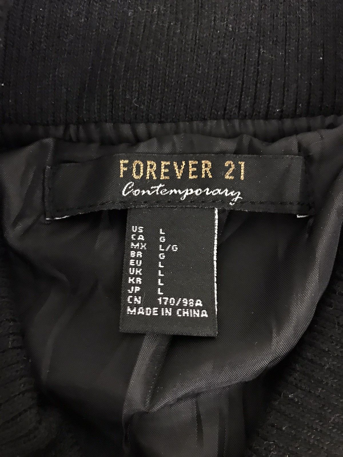 Forever 21 The Real Thing 96 Movie Crime Film Fleece Fluffy Jacket Size US L / EU 52-54 / 3 - 4 Thumbnail