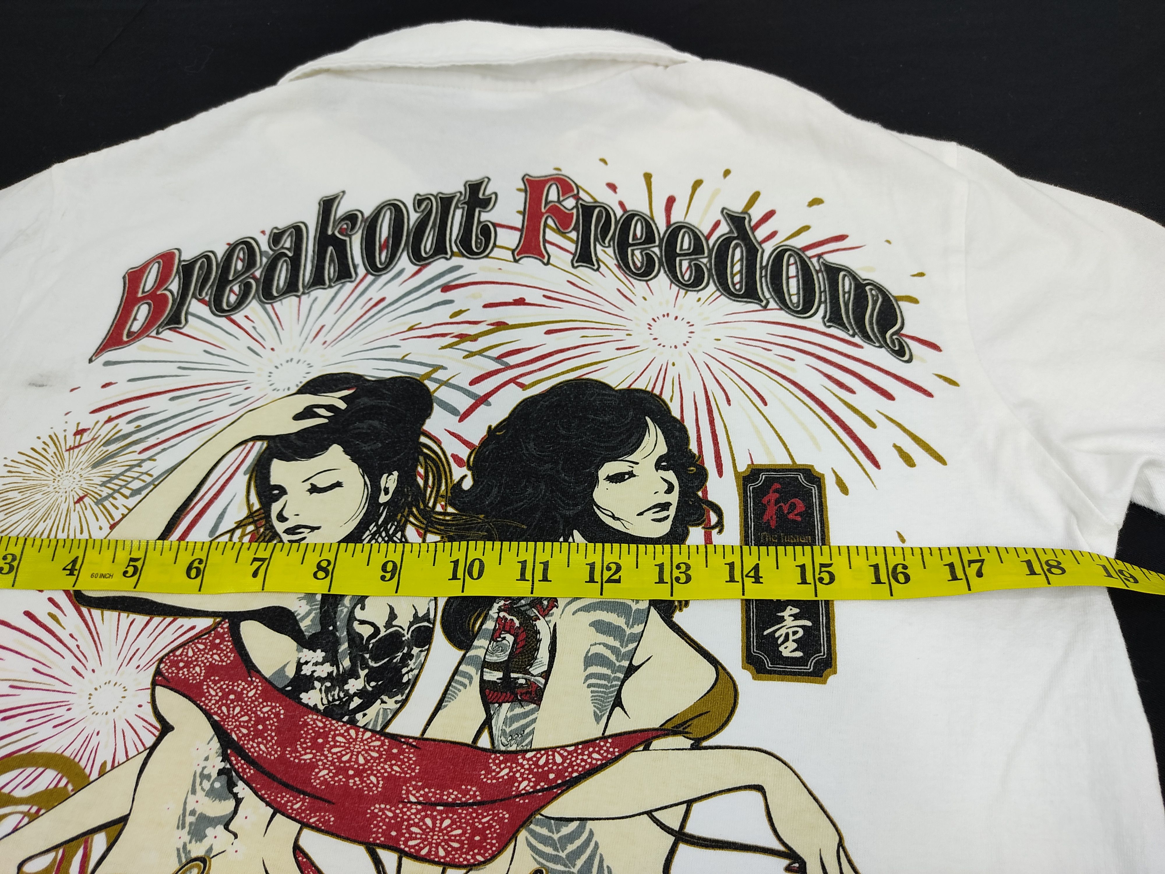 Japanese Brand Japanese Art Tattoo Sexy Girl Breakout Freedom Party Tee Size S / US 4 / IT 40 - 6 Thumbnail