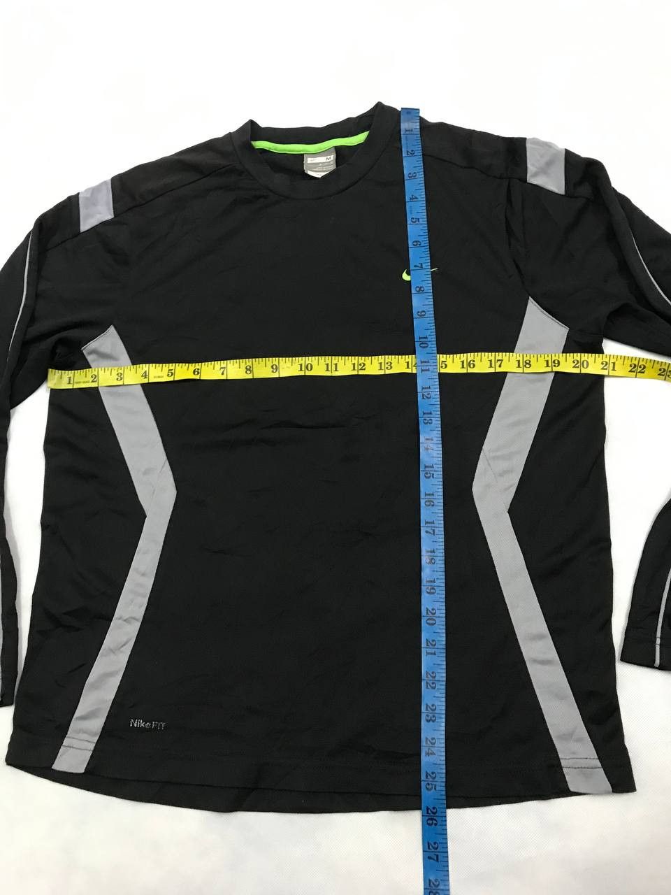 Nike Nike Fit Mini Swoosh Embroidered Long Sleeve Size US L / EU 52-54 / 3 - 10 Thumbnail