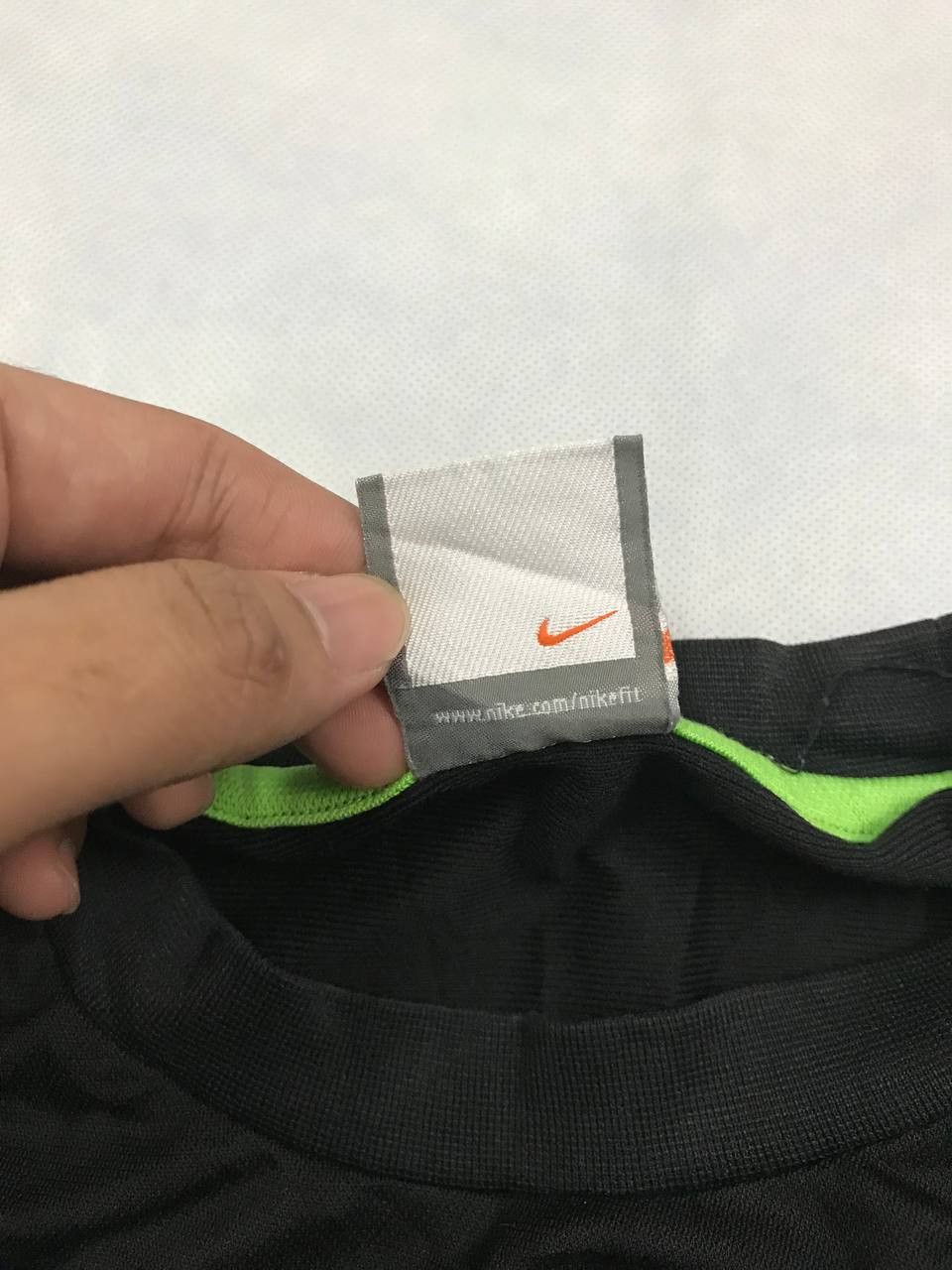 Nike Nike Fit Mini Swoosh Embroidered Long Sleeve Size US L / EU 52-54 / 3 - 6 Thumbnail