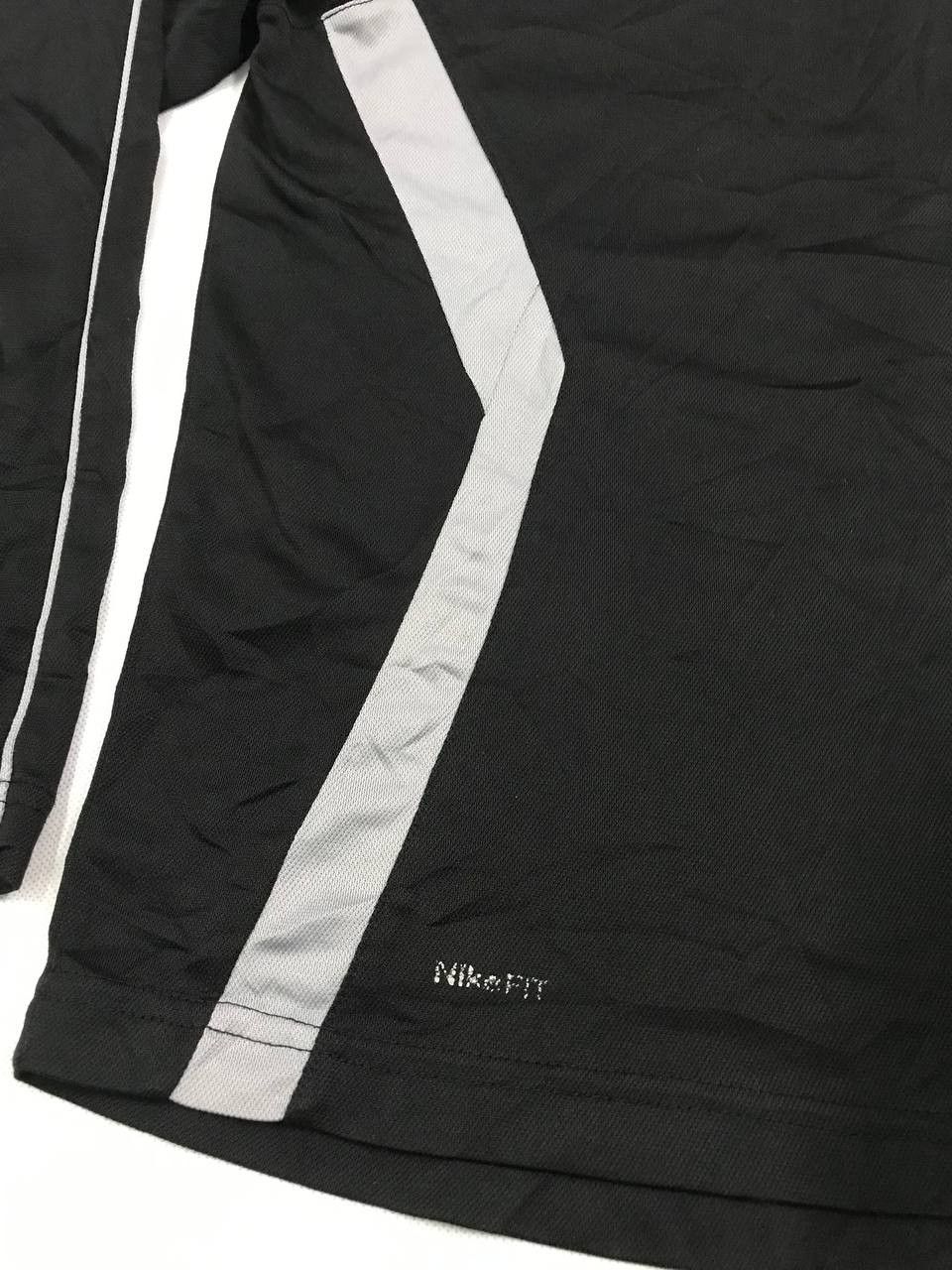 Nike Nike Fit Mini Swoosh Embroidered Long Sleeve Size US L / EU 52-54 / 3 - 4 Thumbnail