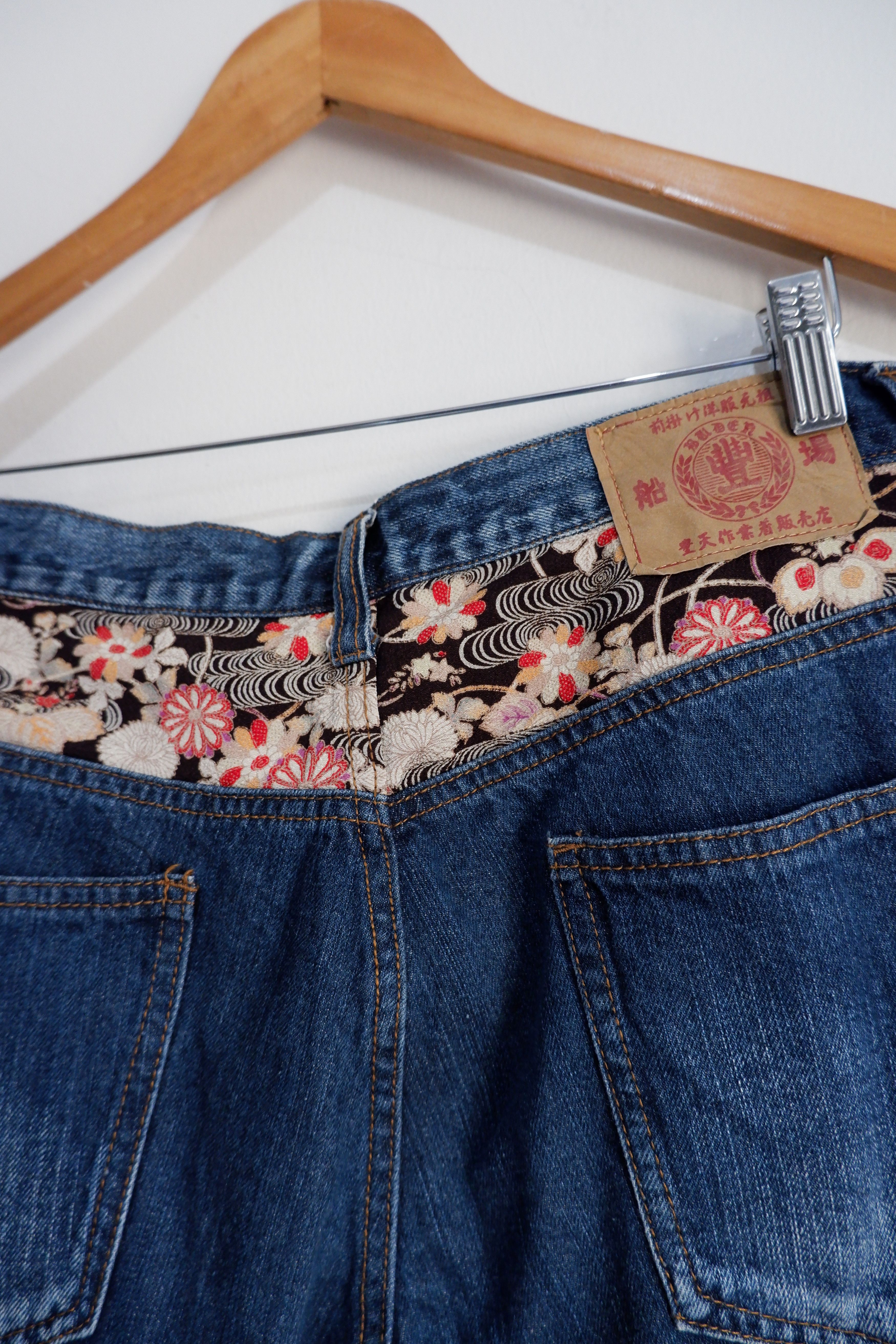 Japanese Brand Vintage Y2K Kara Kuri Embroidered Denim Shorts Size US 30 / EU 46 - 7 Thumbnail