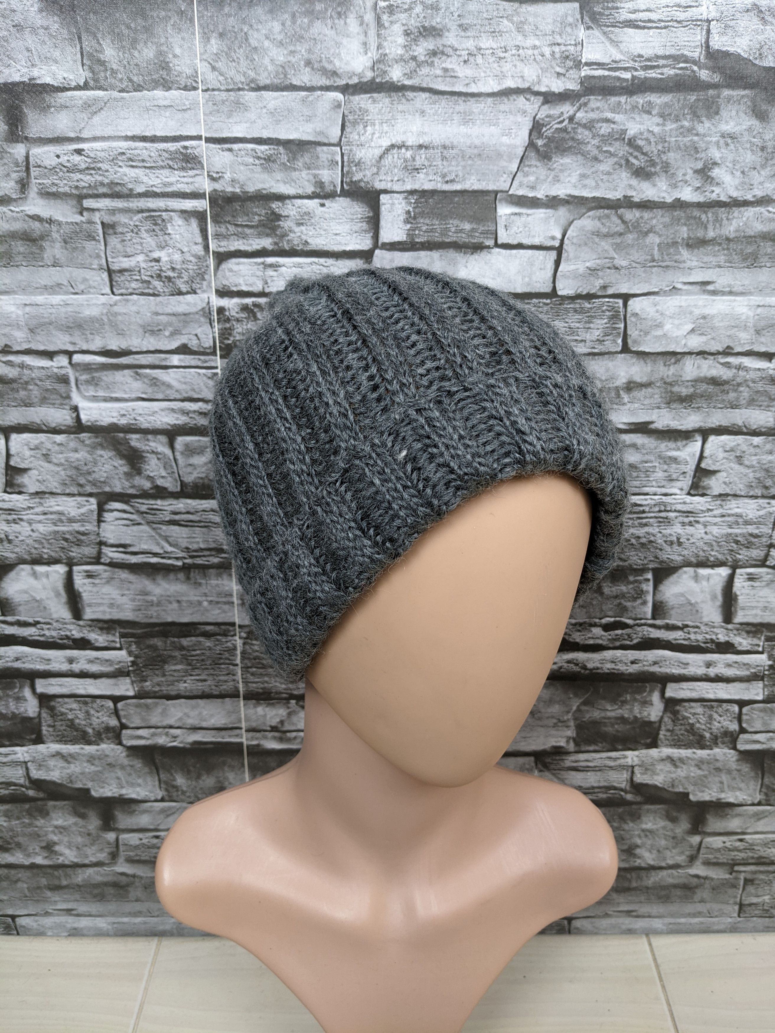 Divided Vintage H&M Divided Plain Beanie Hat Cap Snowcap Size ONE SIZE - 1 Thumbnail