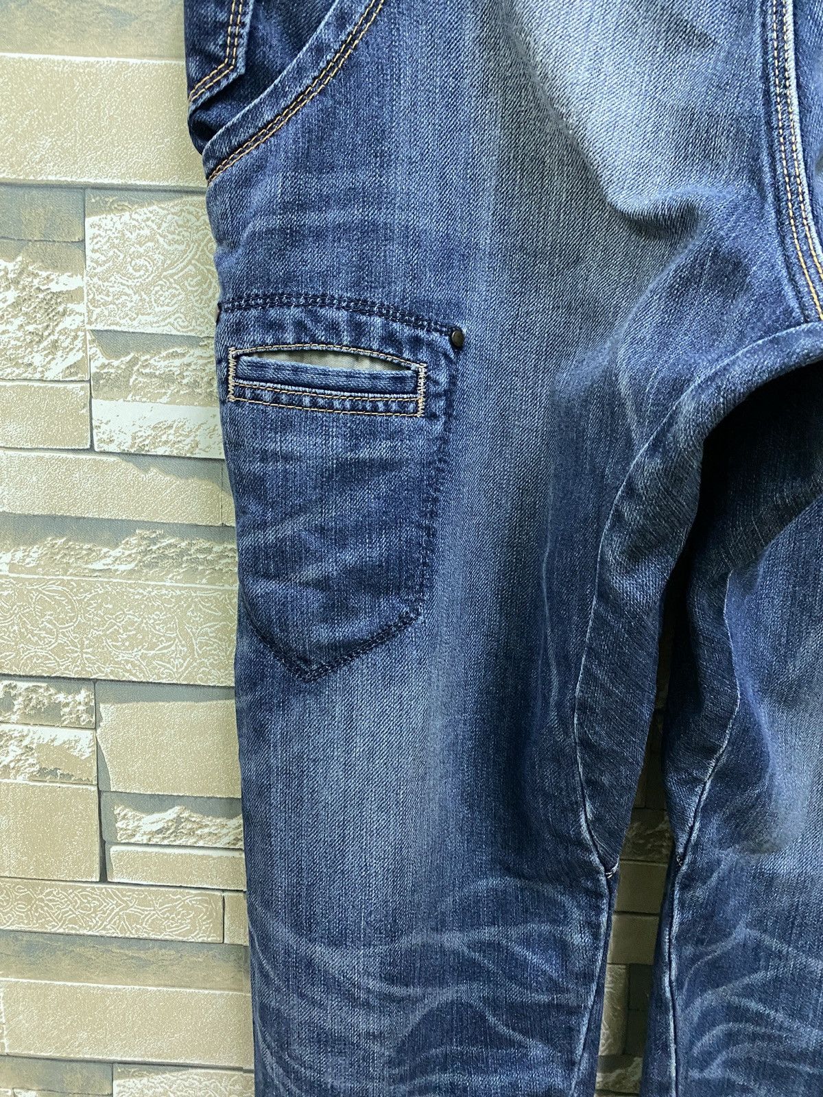 Edwin × Japanese Brand × Vintage Vintage EDWIN 504 Twisted Leg Zipper Denim Size US 31 - 15 Thumbnail