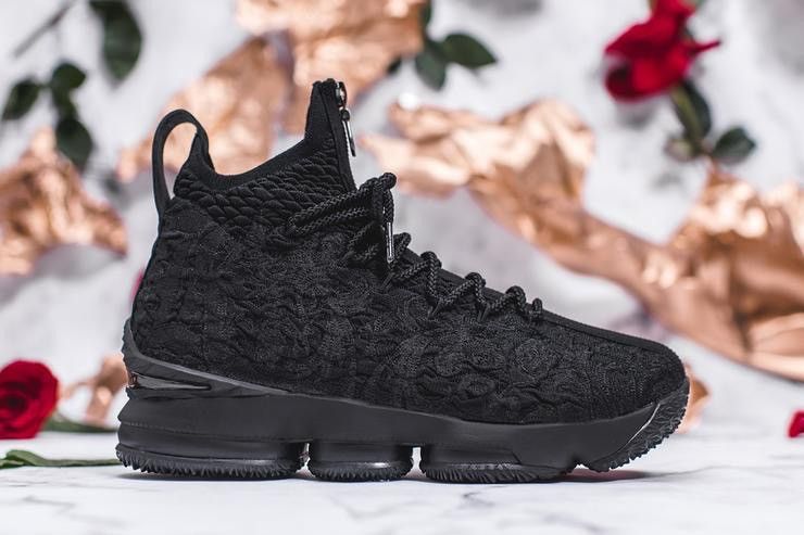 LEBRON 15 PERFORMANCE Kith Suit Of Armor Hi Top Sneakers