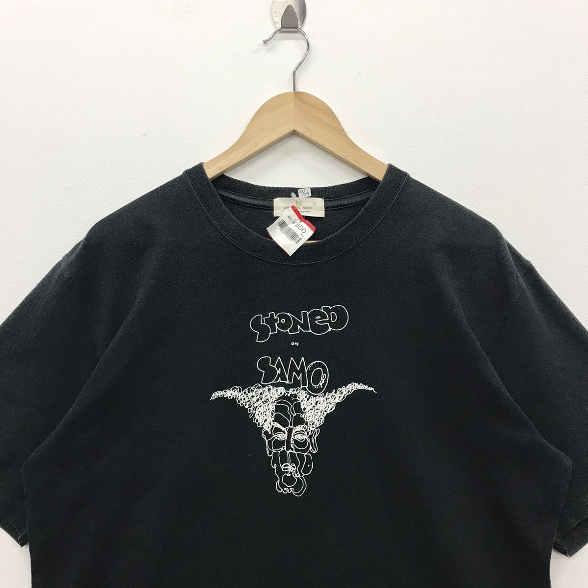 Jean-Michel Basquiat × Uniqlo Rare!! Uniqlo X Art Jean Michel Basquiat Tee Size US L / EU 52-54 / 3 - 2 Thumbnail