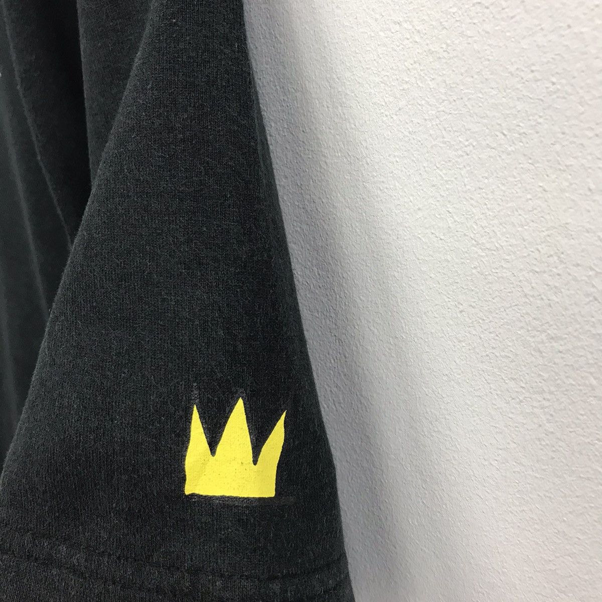 Jean-Michel Basquiat × Uniqlo Rare!! Uniqlo X Art Jean Michel Basquiat Tee Size US L / EU 52-54 / 3 - 8 Thumbnail
