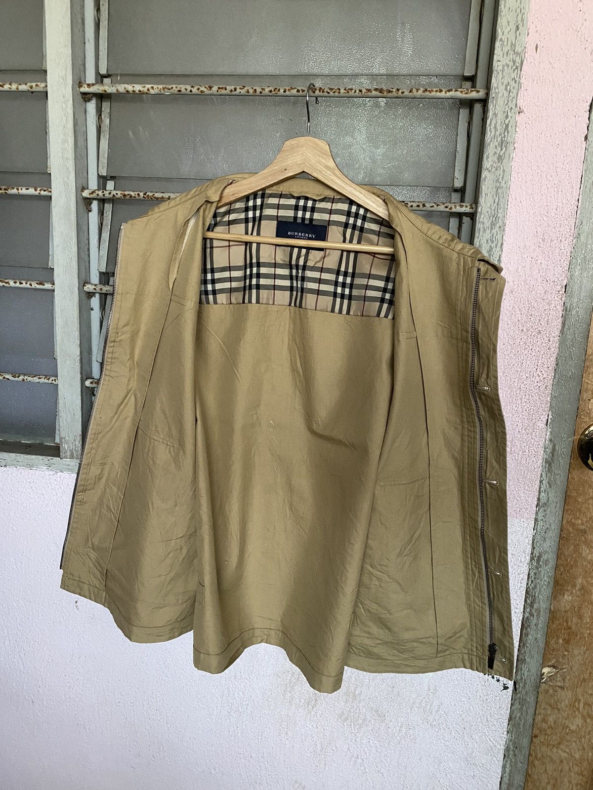 Burberry Burberry London Nova Check Vest Size US L / EU 52-54 / 3 - 6 Thumbnail