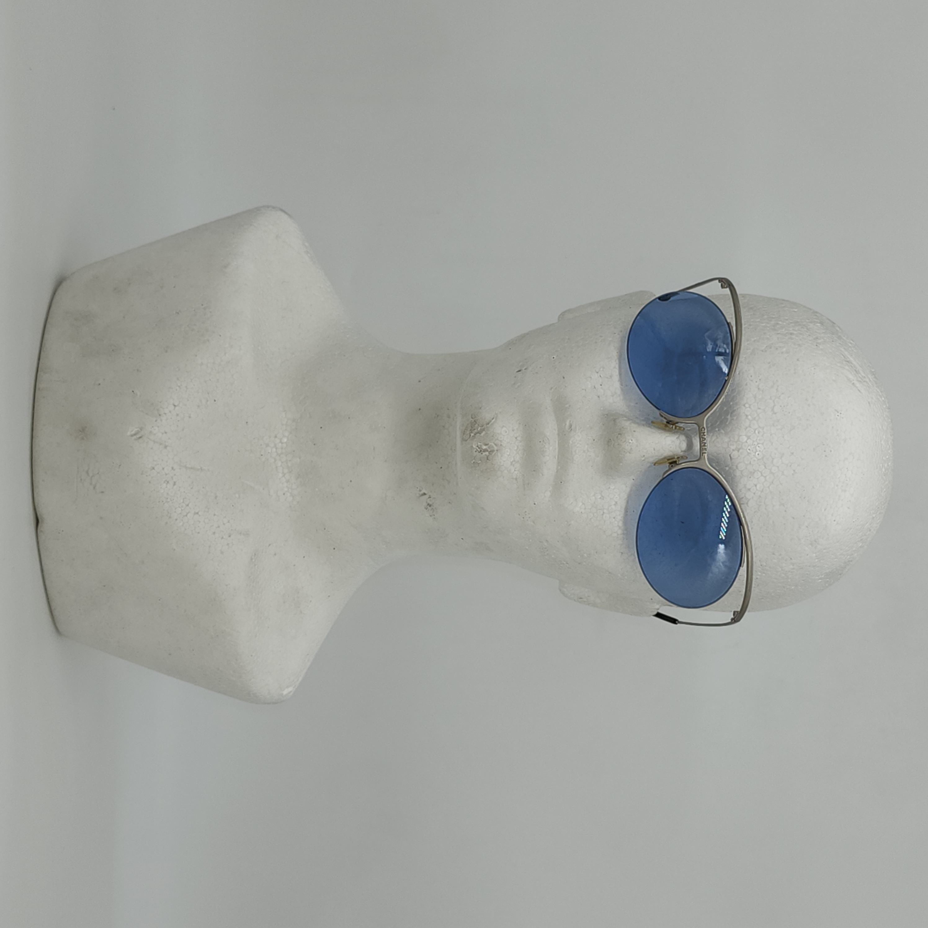 Chanel Chanel - SS00 - 4001 Futuristic Sunglasses Size ONE SIZE - 15 Thumbnail