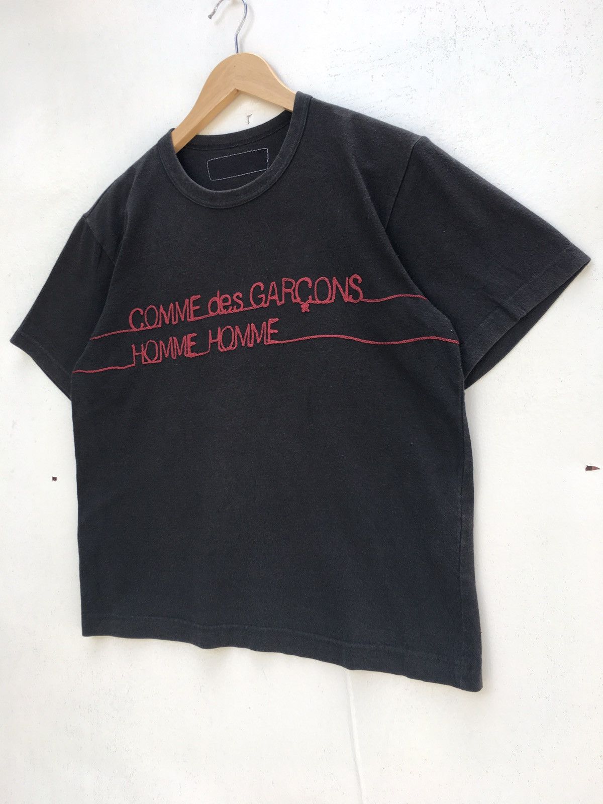 Comme des Garcons AD1999 Comme Des Garcons Homme Big Threaded Spellout Tshirt Size US S / EU 44-46 / 1 - 4 Thumbnail