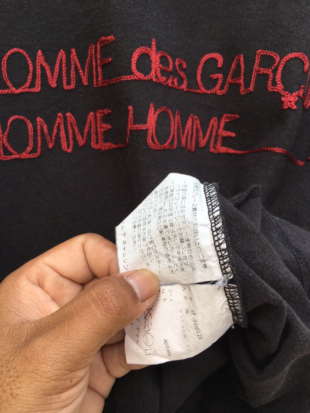 Comme des Garcons AD1999 Comme Des Garcons Homme Big Threaded Spellout Tshirt Size US S / EU 44-46 / 1 - 12 Thumbnail