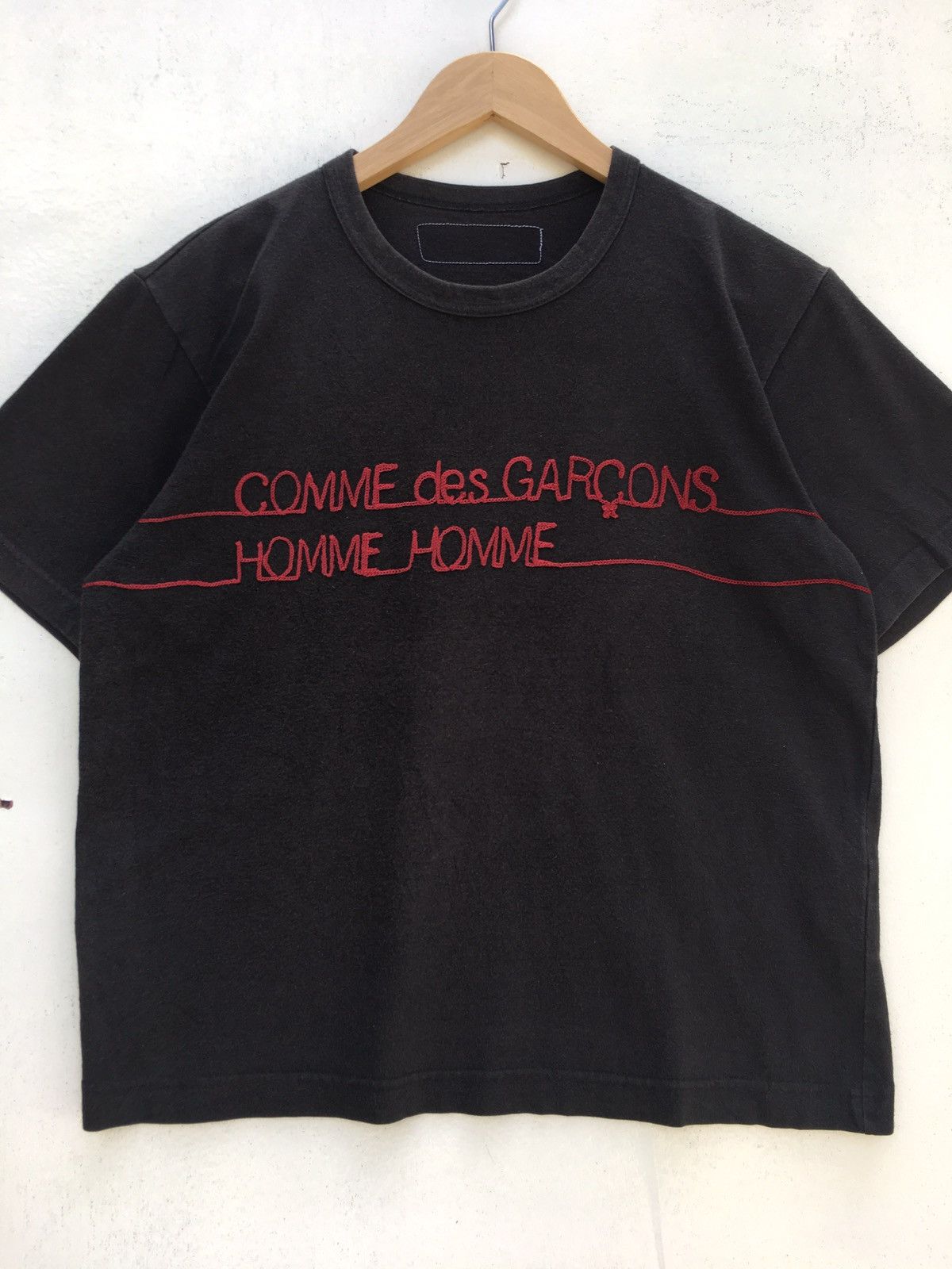 Comme des Garcons AD1999 Comme Des Garcons Homme Big Threaded Spellout Tshirt Size US S / EU 44-46 / 1 - 5 Thumbnail