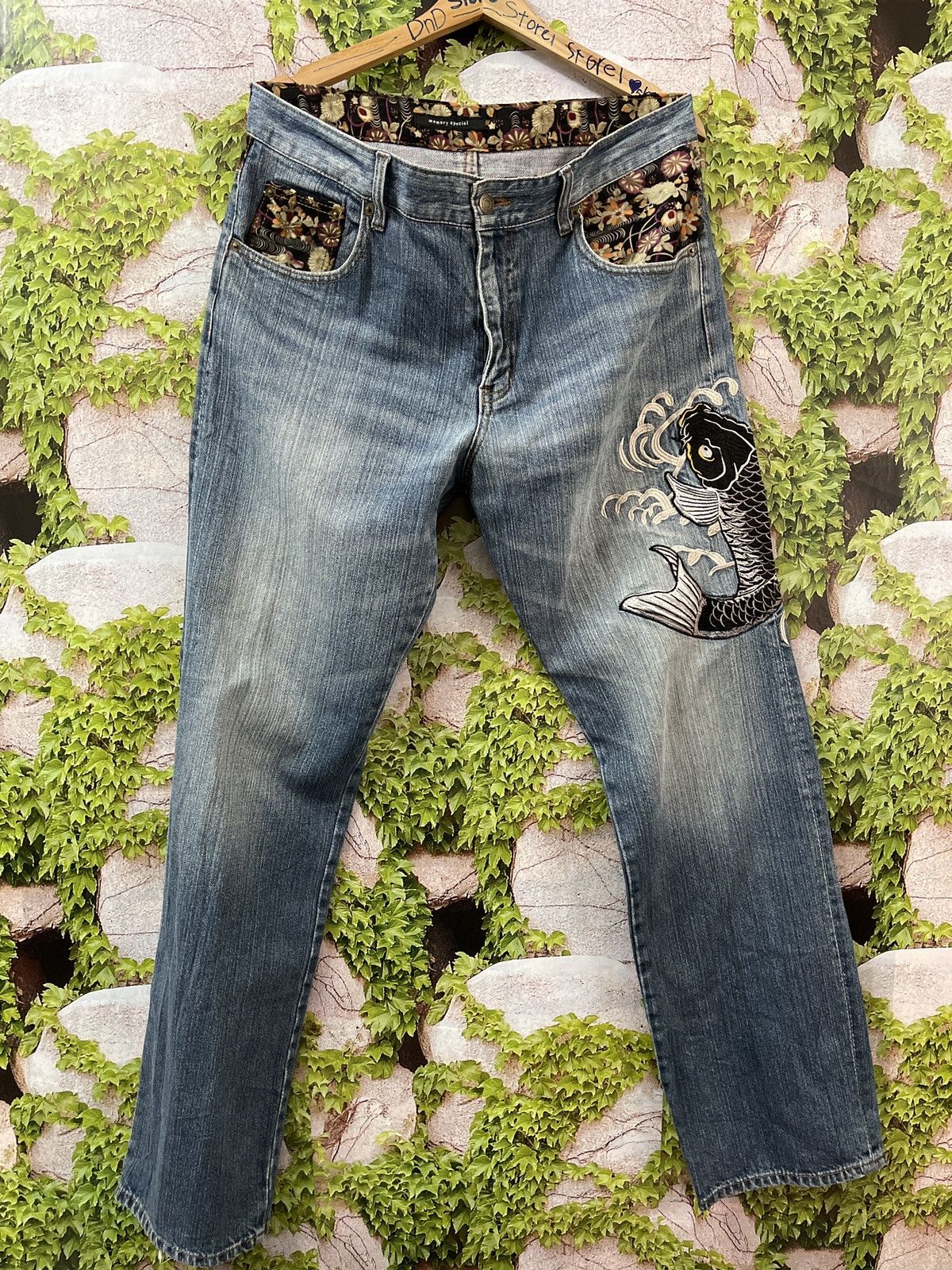 Vintage VINTAGE SUKAJAN KOI FISH EMBROIDERY DENIM VERY RARE Size US 34 / EU 50 - 1 Thumbnail