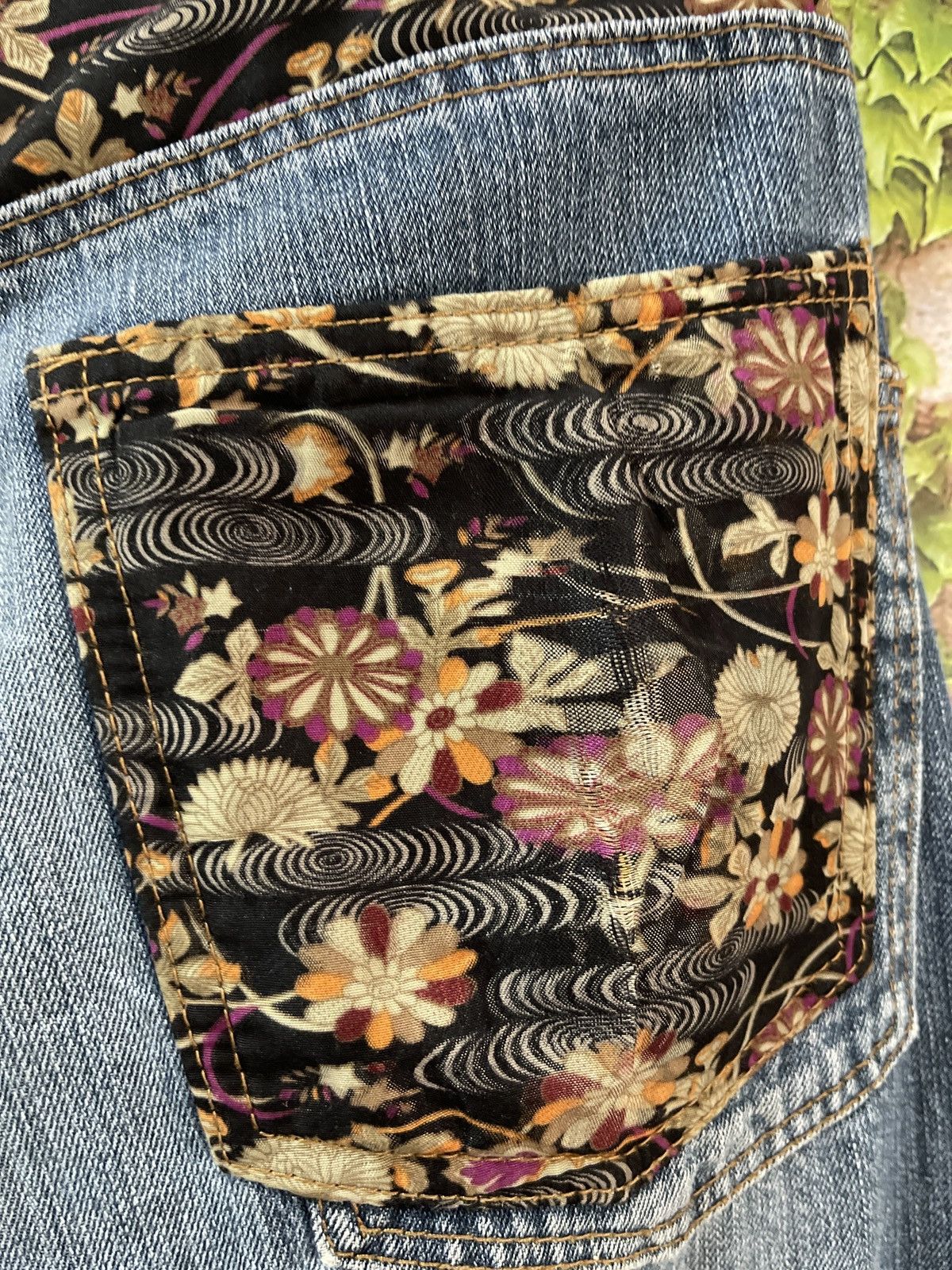 Vintage VINTAGE SUKAJAN KOI FISH EMBROIDERY DENIM VERY RARE Size US 34 / EU 50 - 4 Thumbnail