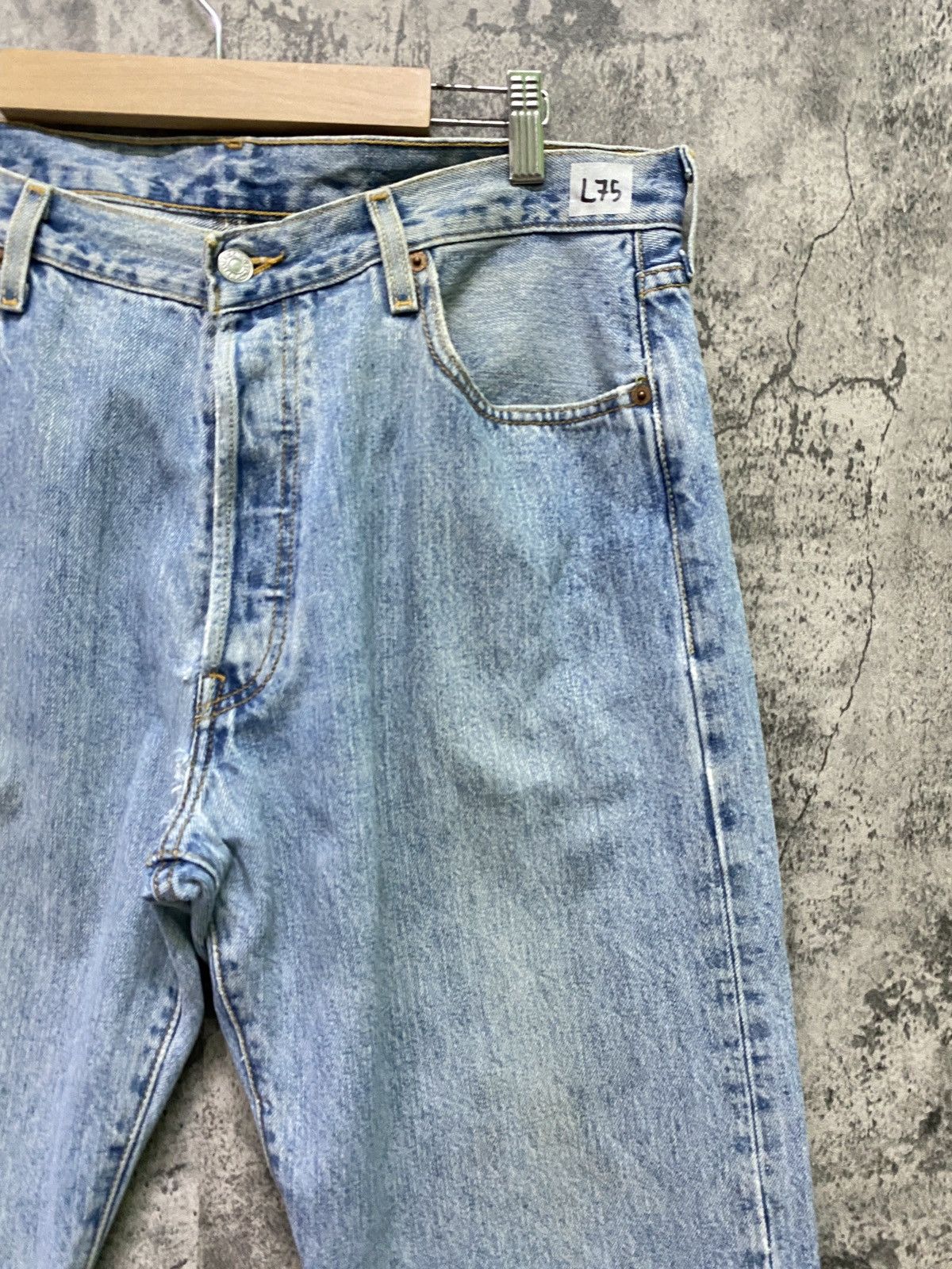 Levi's × Vintage Vintage 90s LEVIS 501 Distressed Jeans - L75 Size US 35 - 7 Thumbnail