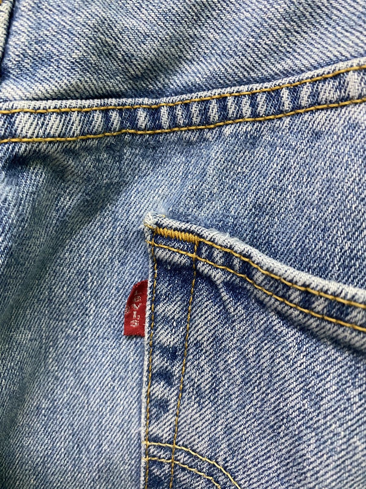 Levi's × Vintage Vintage 90s LEVIS 501 Distressed Jeans - L75 Size US 35 - 19 Thumbnail