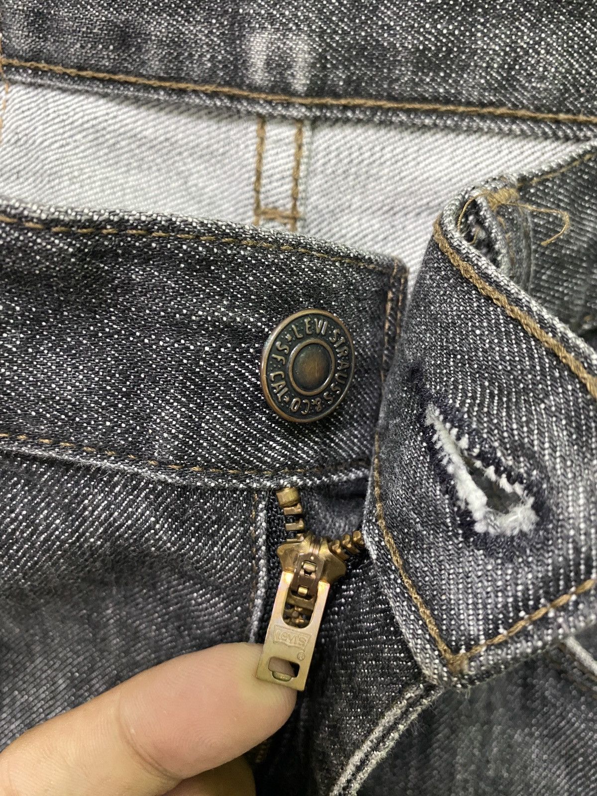 Levi's Vintage 90s 505 Levi's Black Faded Denim Jeans Size US 28 / EU 44 - 22 Thumbnail