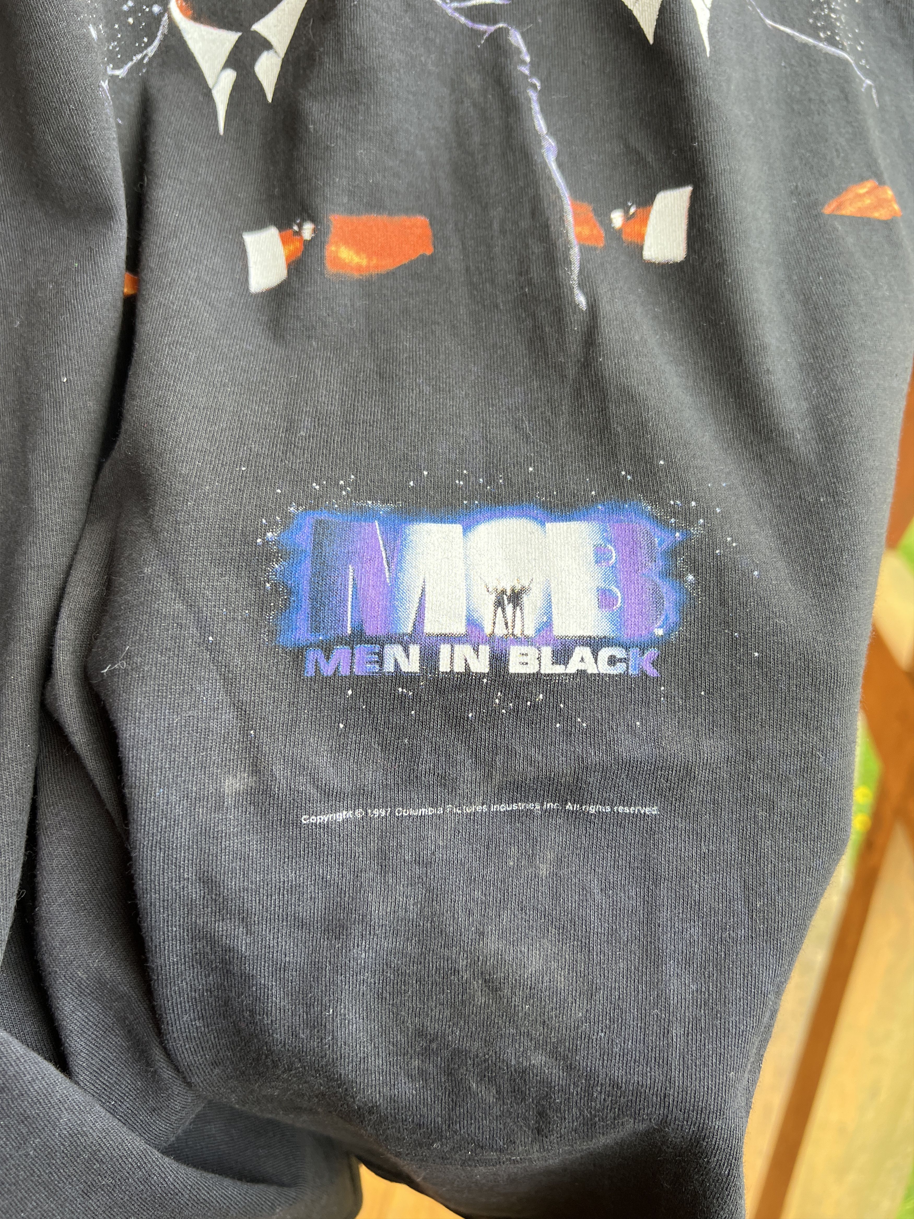 Vintage Vintage 1997 Men in Black movie t-shirt Size US XL / EU 56 / 4 - 9 Thumbnail