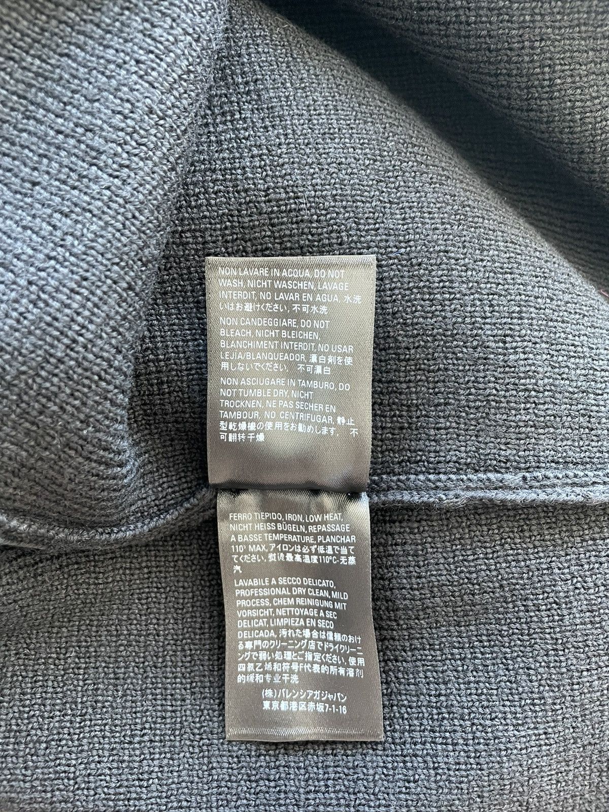 Balenciaga Super Runway Alien 👽 Balenciaga Sweater Brand New Rare Size US XL / EU 56 / 4 - 9 Thumbnail