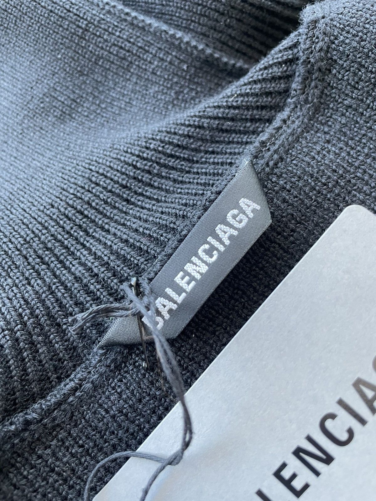 Balenciaga Super Runway Alien 👽 Balenciaga Sweater Brand New Rare Size US XL / EU 56 / 4 - 11 Thumbnail