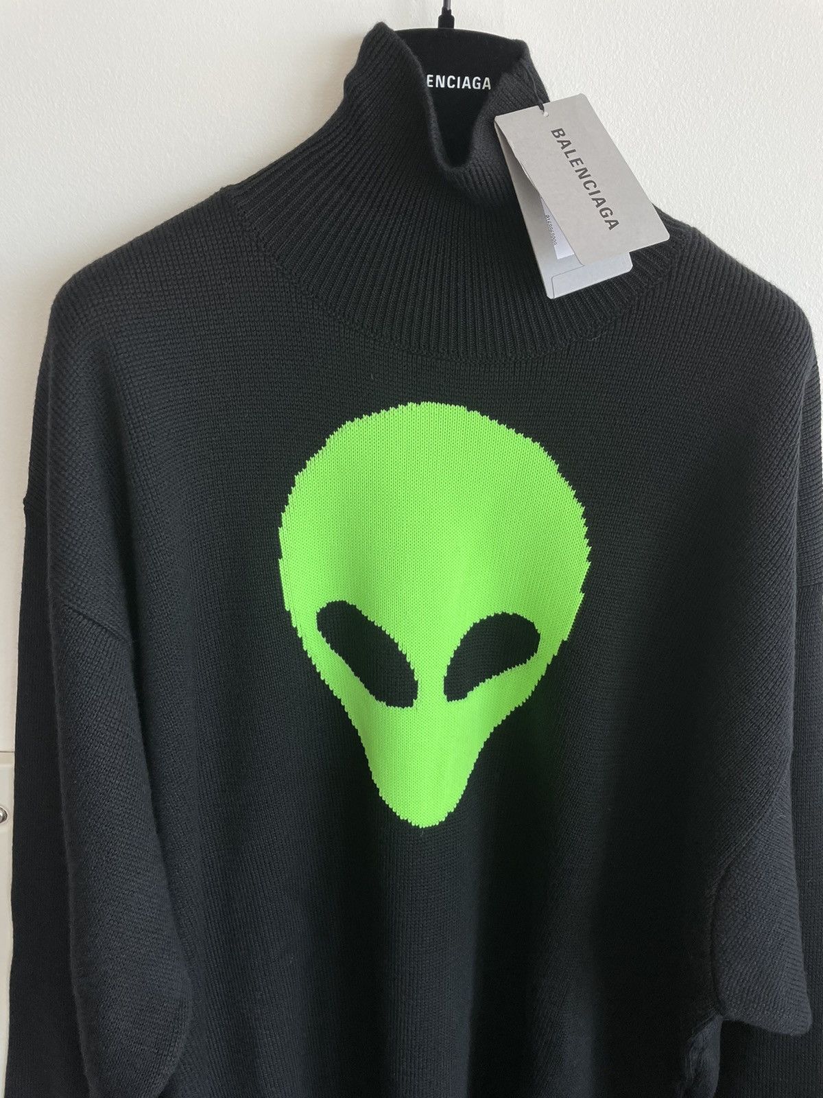 Balenciaga Super Runway Alien 👽 Balenciaga Sweater Brand New Rare Size US XL / EU 56 / 4 - 17 Thumbnail