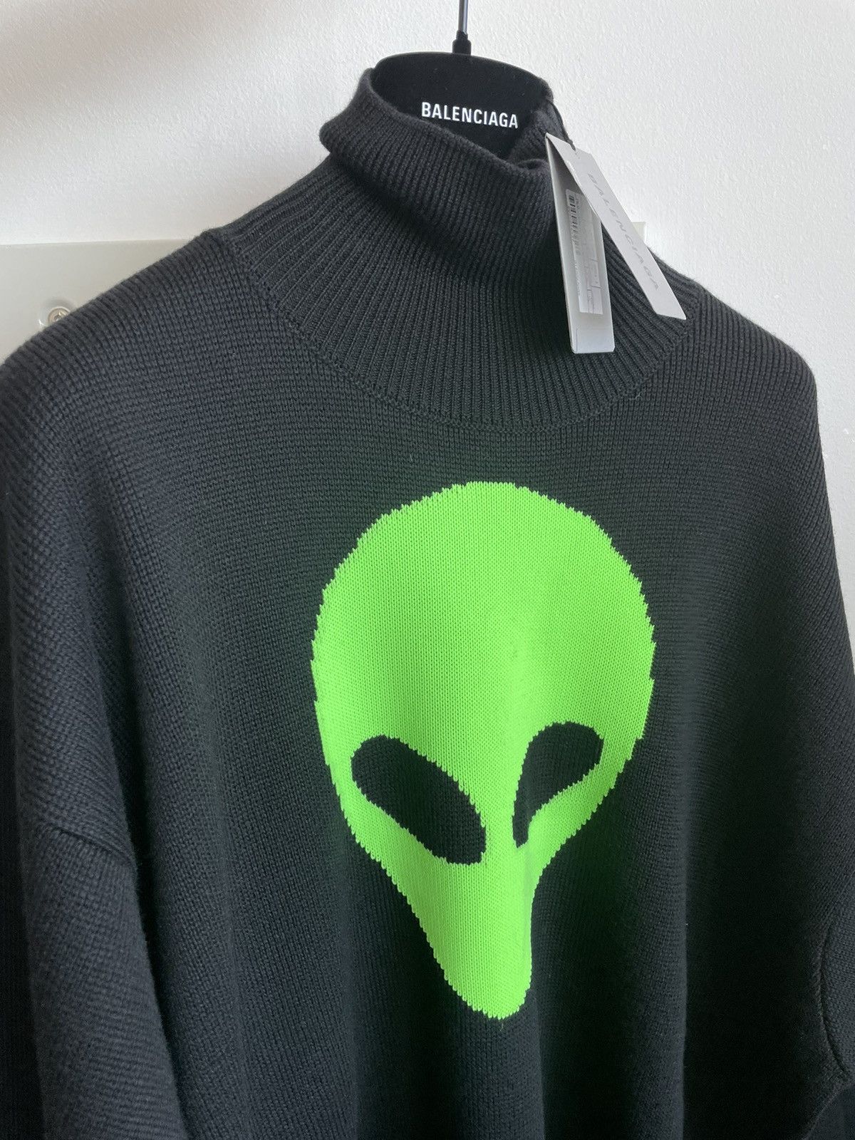 Balenciaga Super Runway Alien 👽 Balenciaga Sweater Brand New Rare Size US XL / EU 56 / 4 - 19 Thumbnail