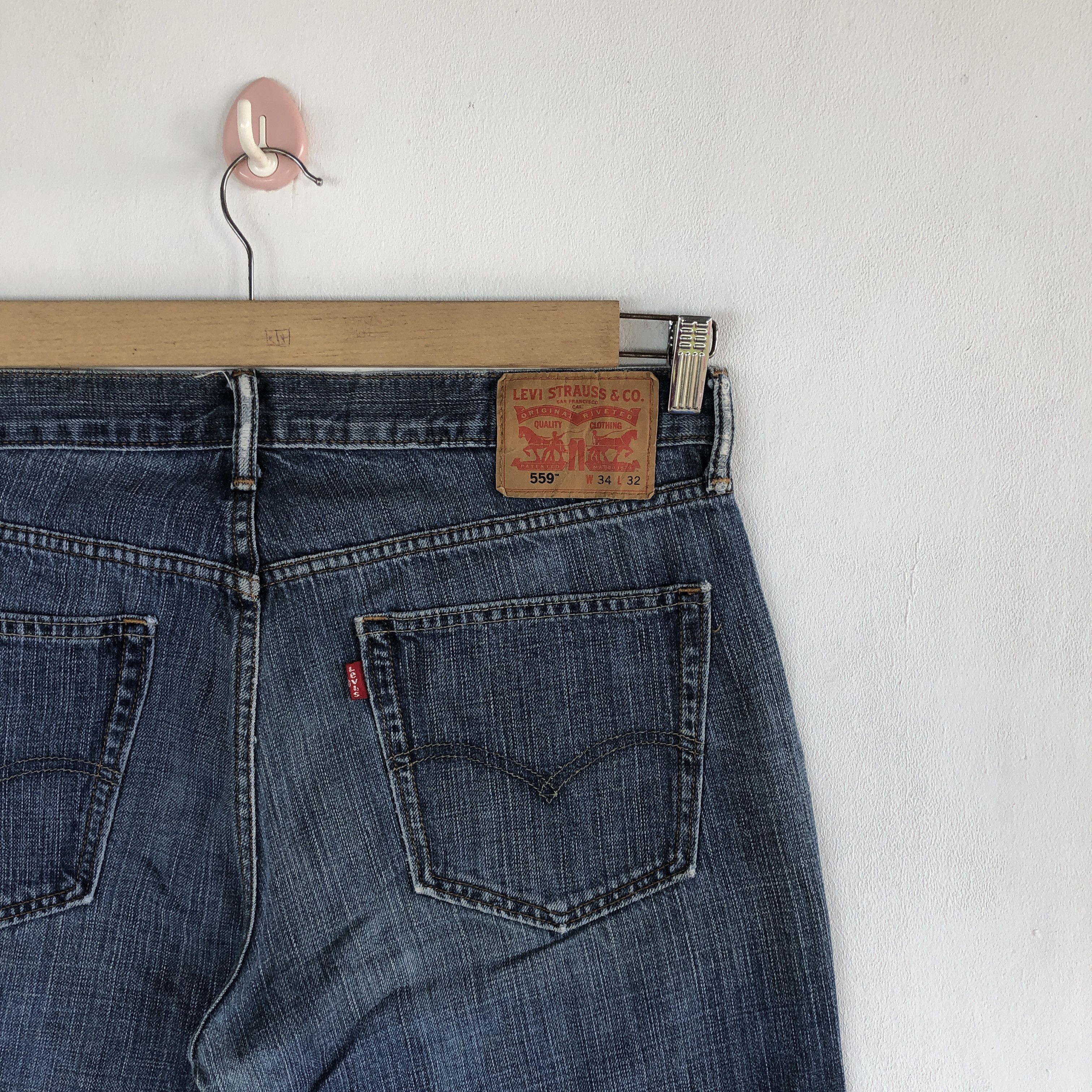 Levi's Vintage Levis Jeans Levi's 559 Baggy Faded Light Wash Denim Size US 36 / EU 52 - 7 Thumbnail