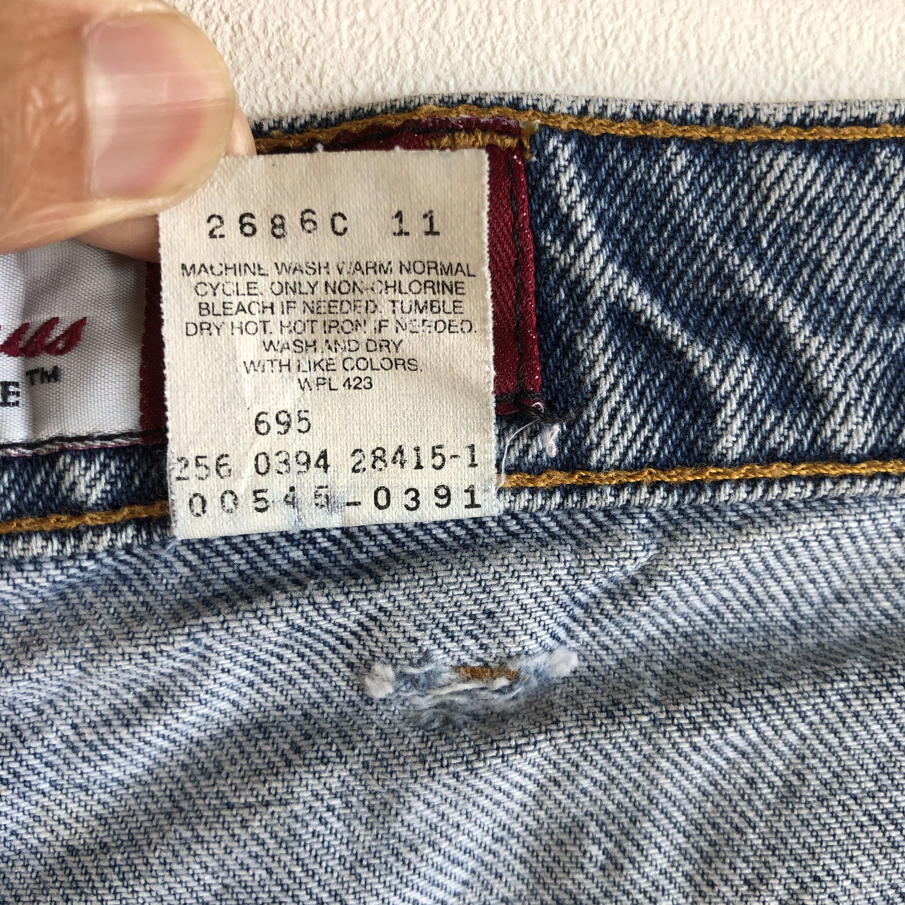Levi's Vintage Levis Distressed Jeans Orange Tab Levi's 545 Denim Size US 40 / EU 56 - 13 Thumbnail