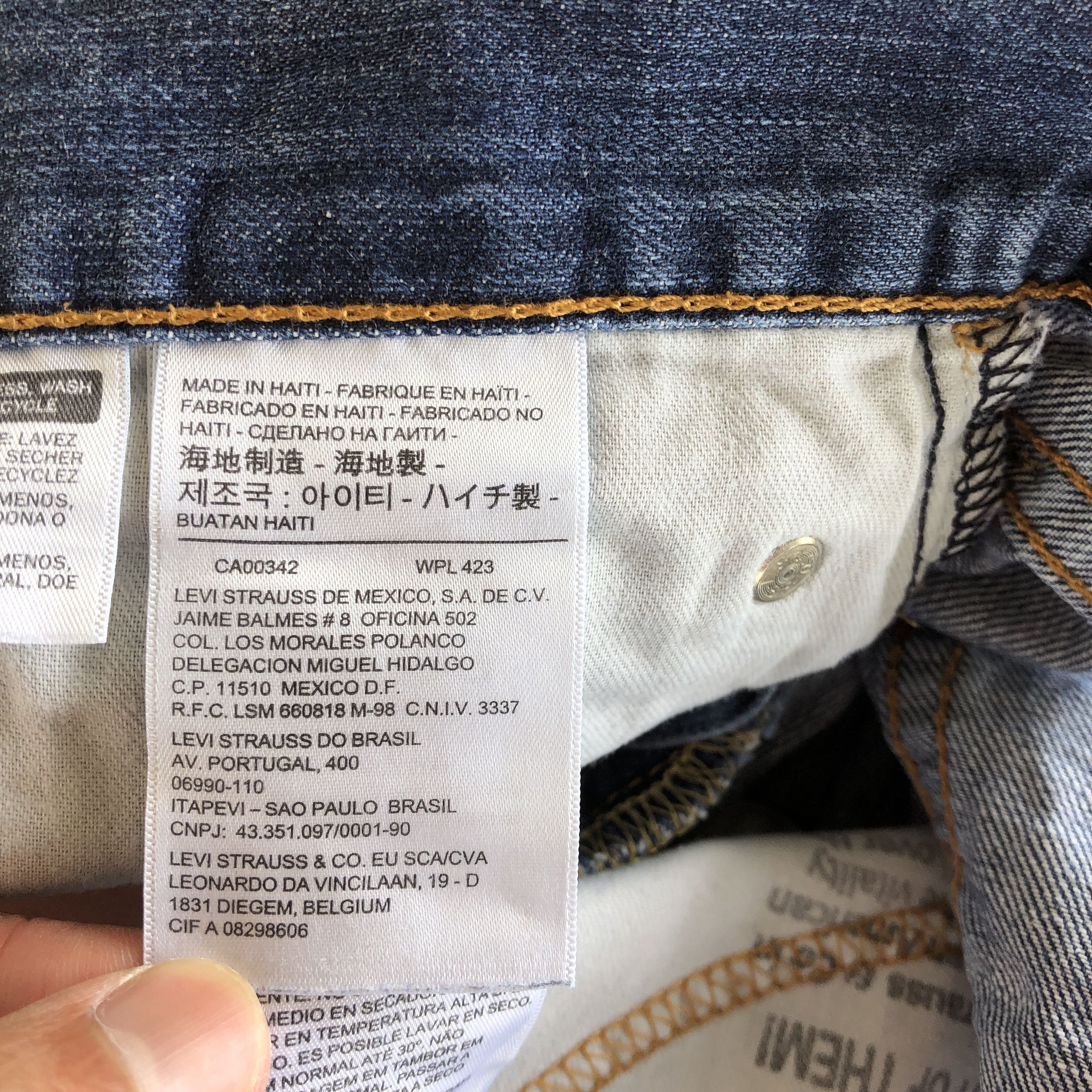 Levi's Vintage Y2K Levis 514 Jeans Faded Levis Light Wash Denim Size US 34 / EU 50 - 11 Thumbnail