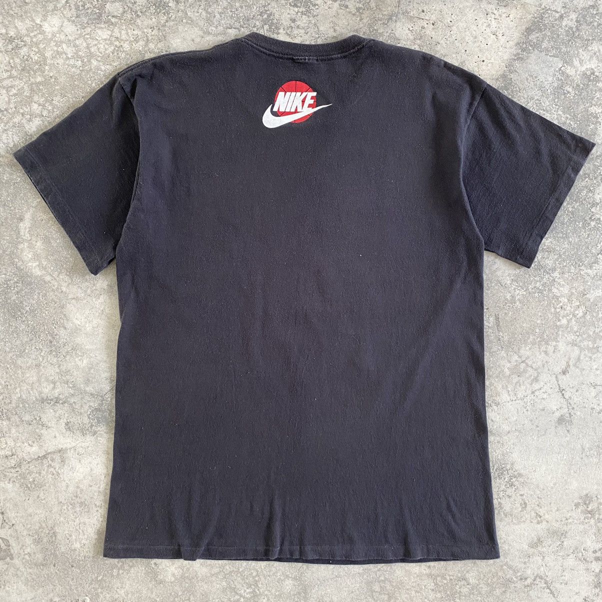 Nike Vintage 90’s Nike Grey Tag Charles Barkley Graphic T-Shirt Size US L / EU 52-54 / 3 - 9 Thumbnail
