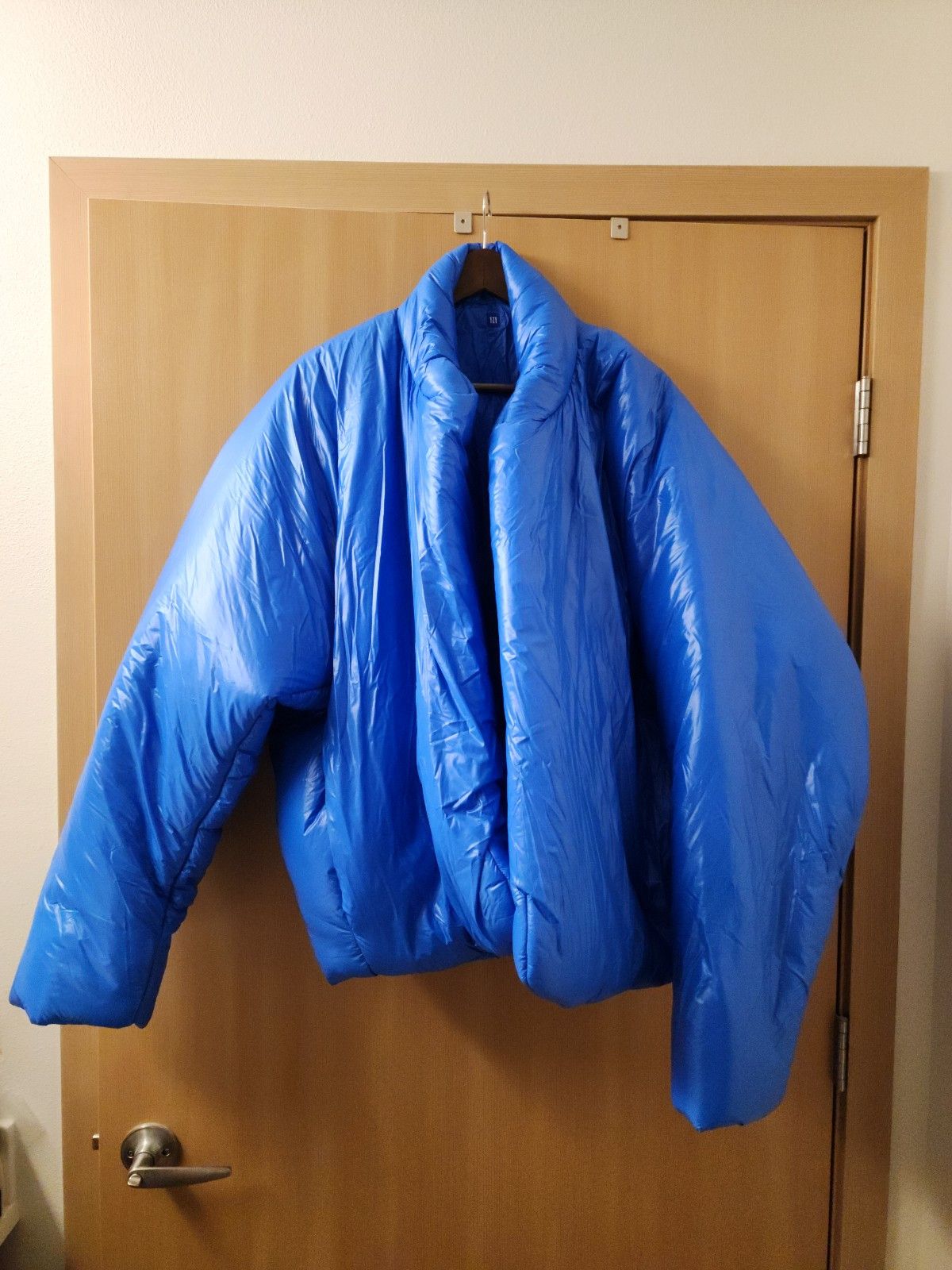 yzy gap red puffer