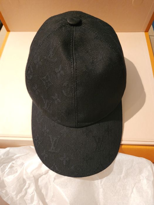 Louis Vuitton LV Iconic Cap Black Cotton. Size L